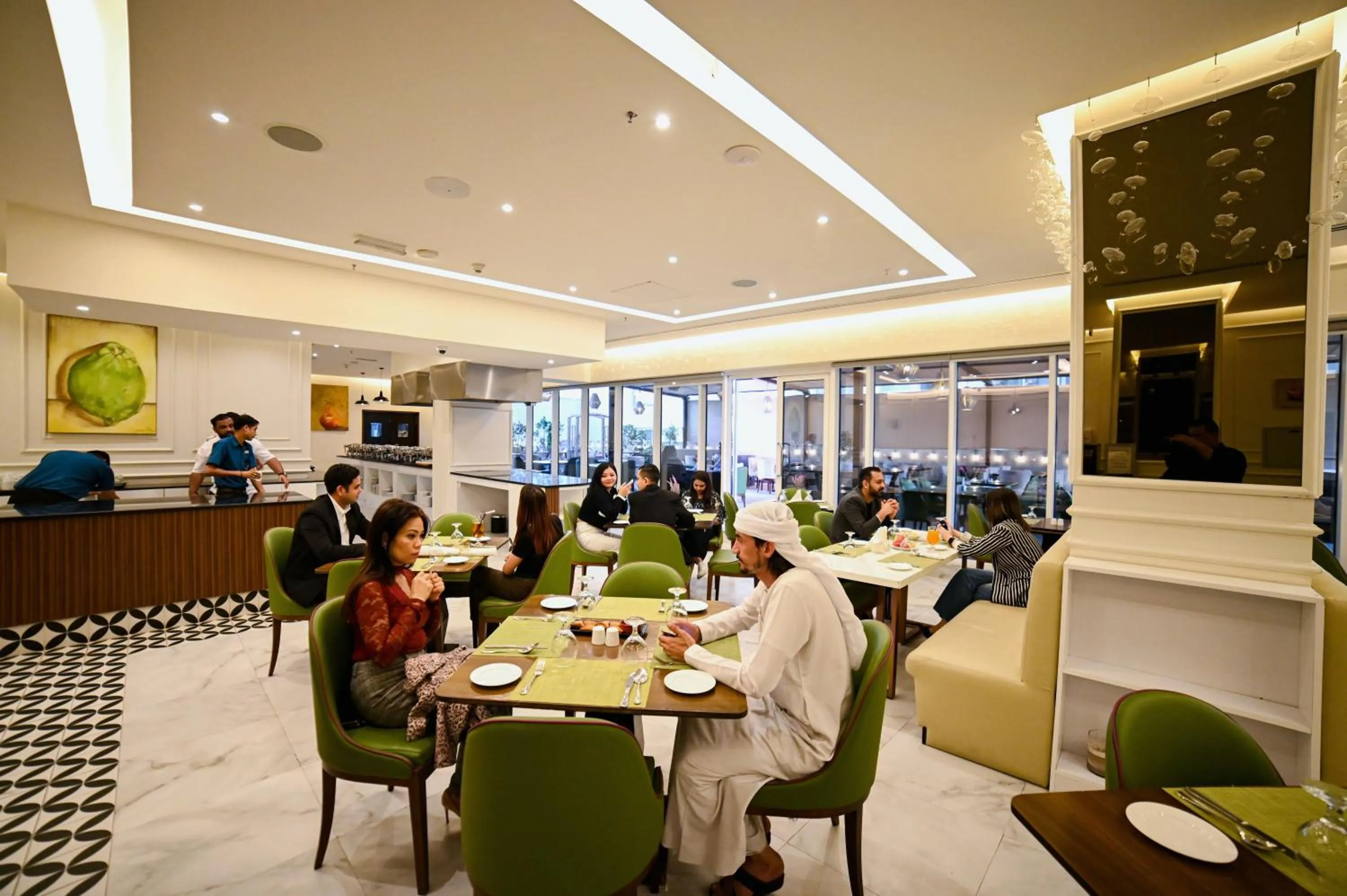 Restaurant/places to eat in Seven Seas Hotel