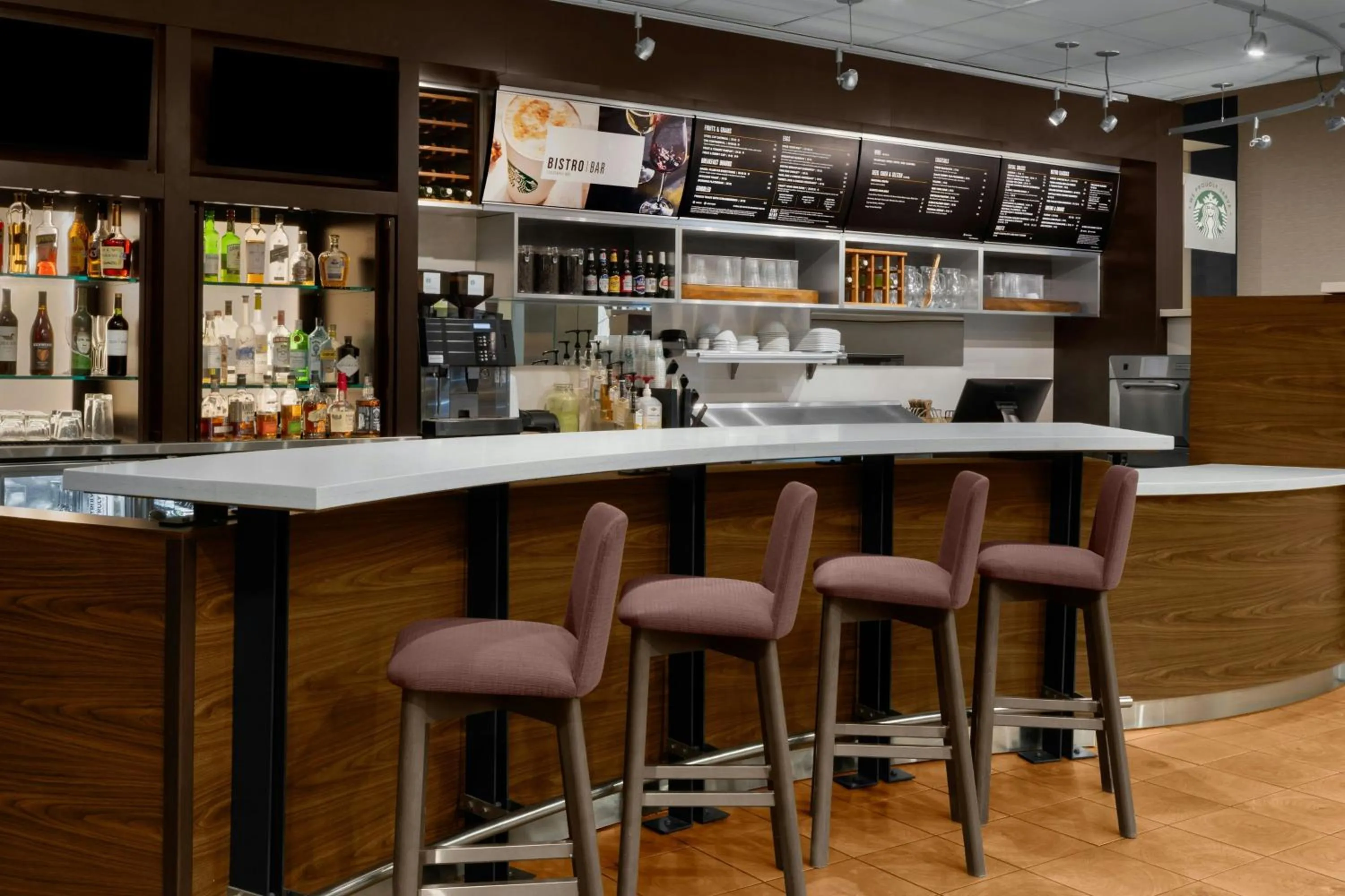 Lounge or bar in Courtyard by Marriott Houston Katy Mills