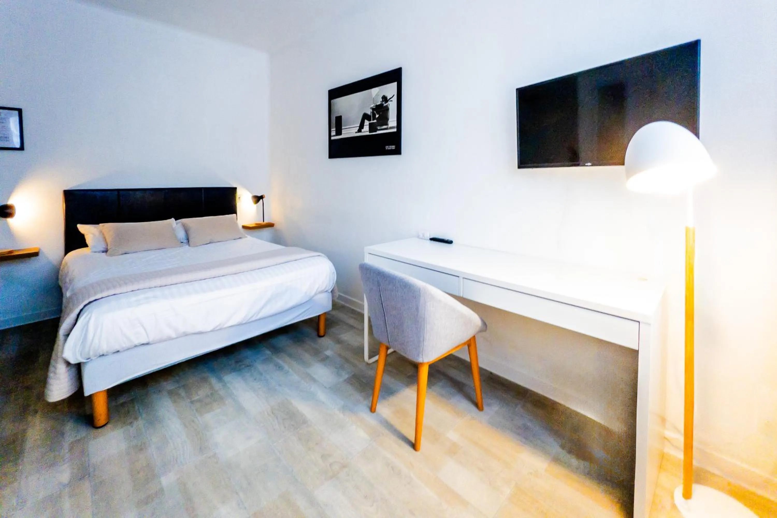 TV and multimedia, Bed in Hotel Joly