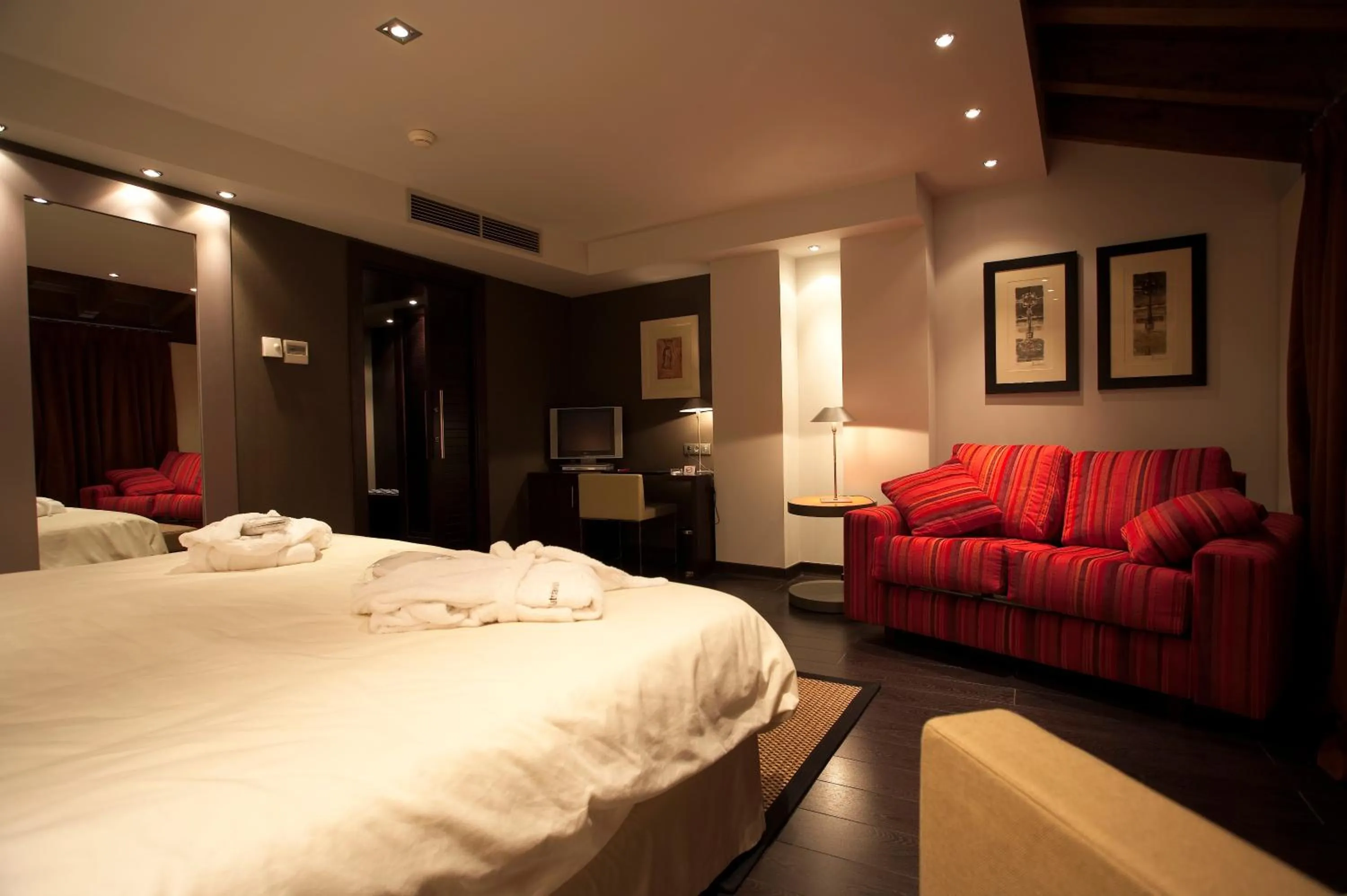 Photo of the whole room, Bed in Hotel La Trufa Negra