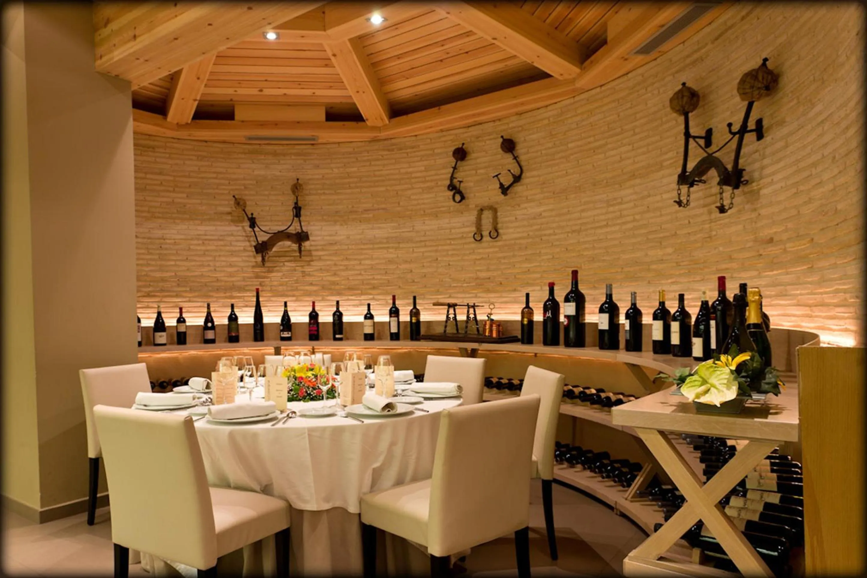 Restaurant/places to eat in Hotel La Trufa Negra