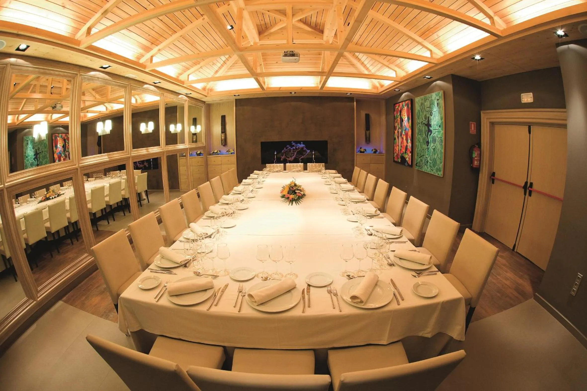 Food and drinks in Hotel La Trufa Negra