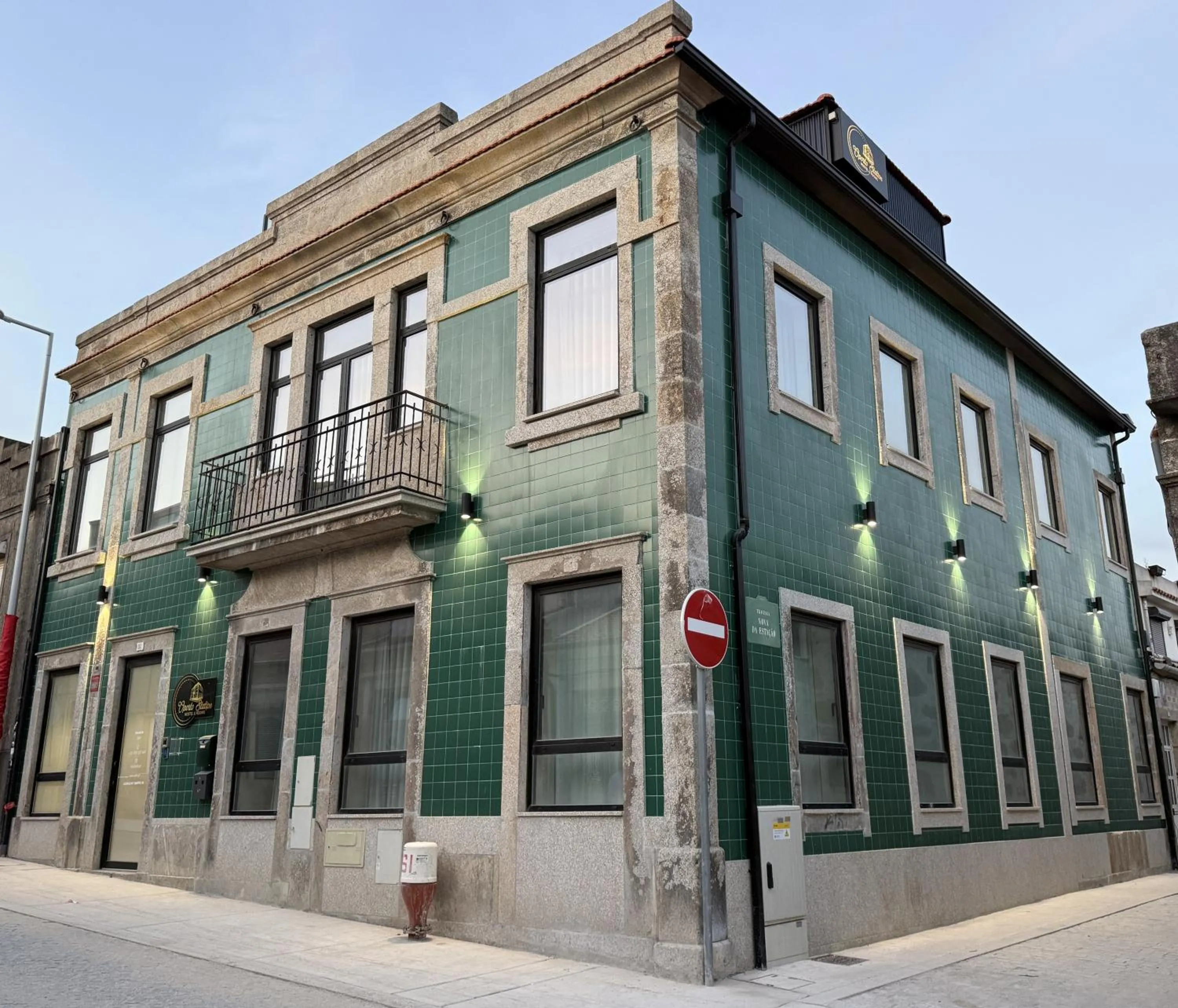 Property building in Oporto Station Hostel & Rooms