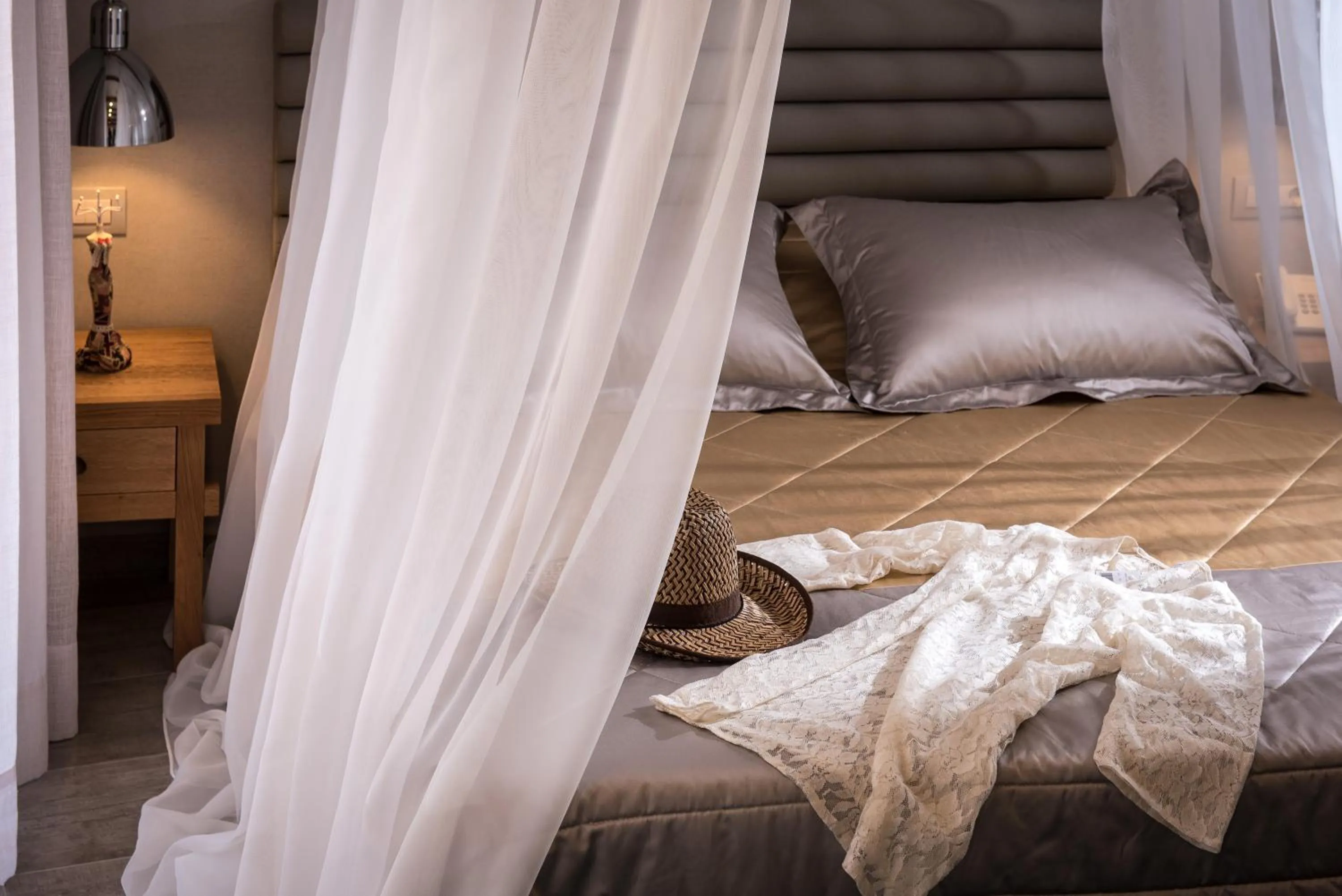 Bed in Omiros Boutique Hotel (Adults Only)