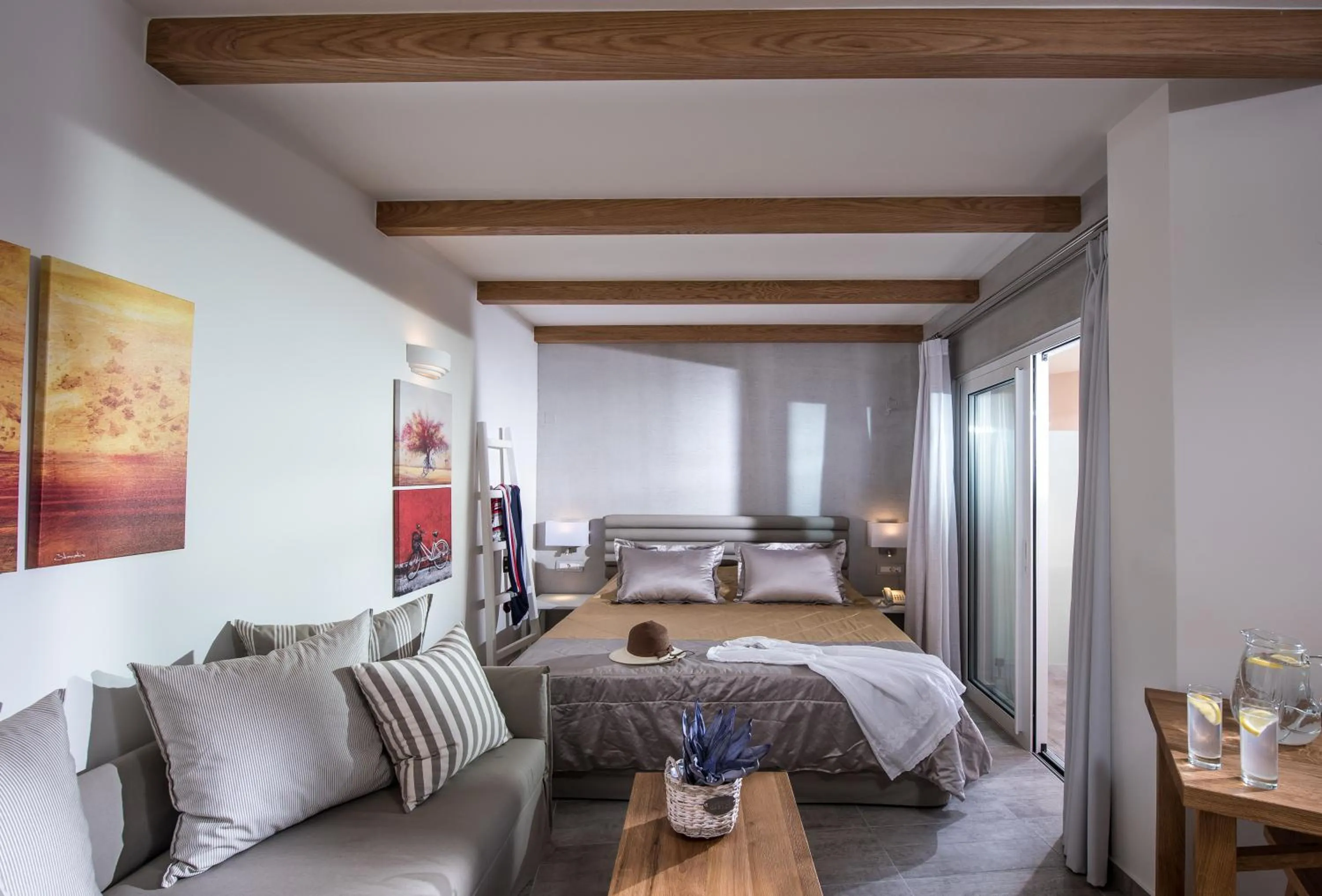 Photo of the whole room, Bed in Omiros Boutique Hotel (Adults Only)