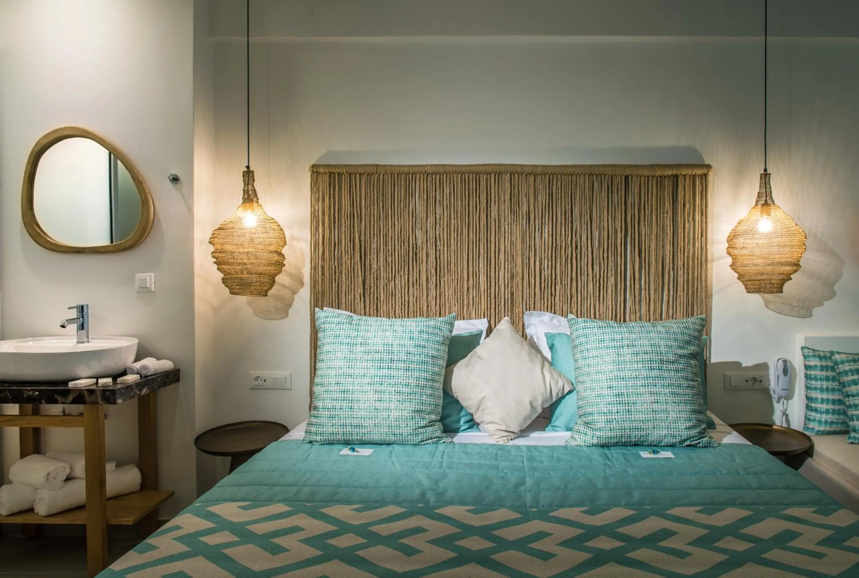 Bed in Omiros Boutique Hotel (Adults Only)