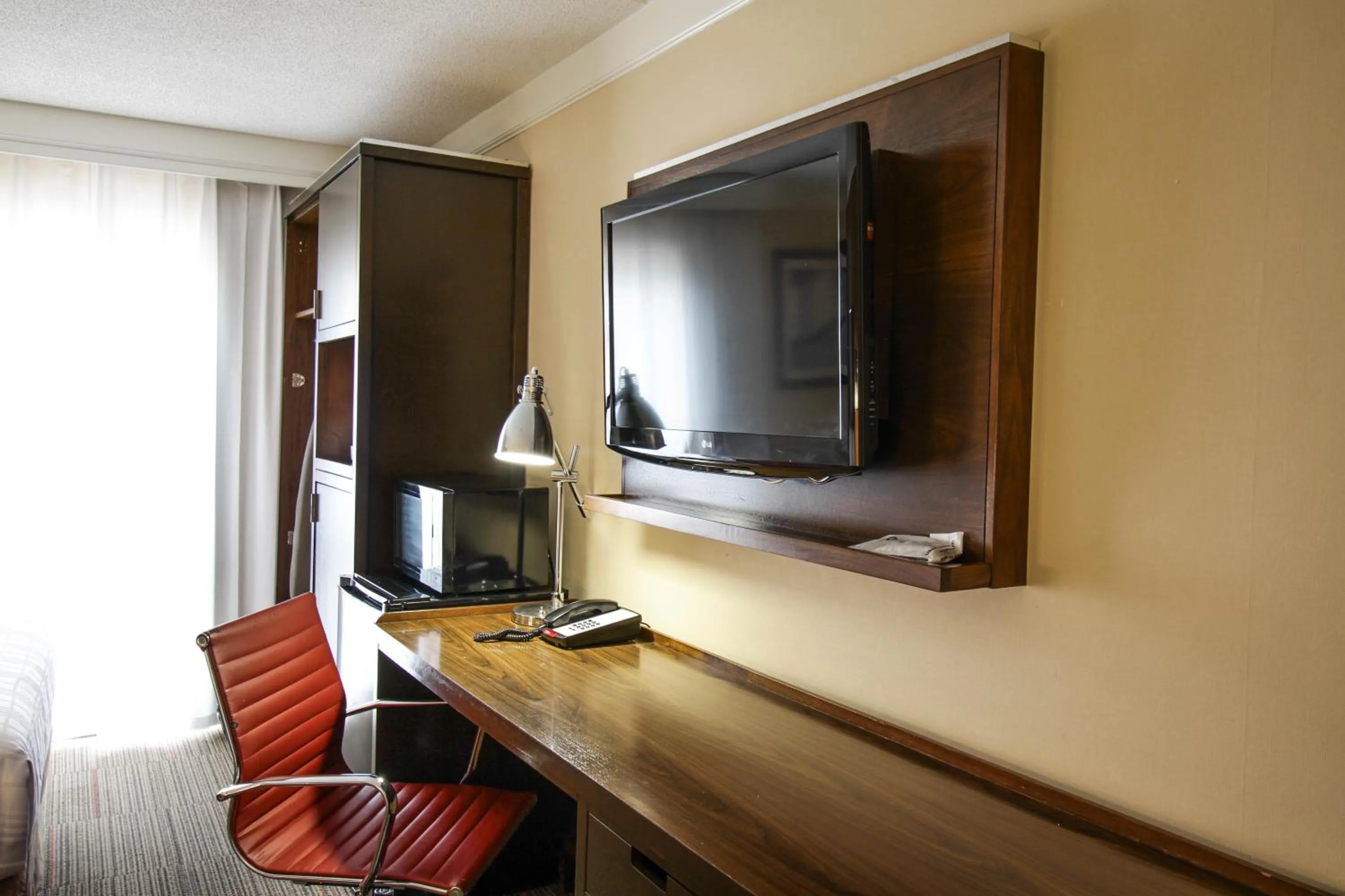 Waterloo Suites Hotel