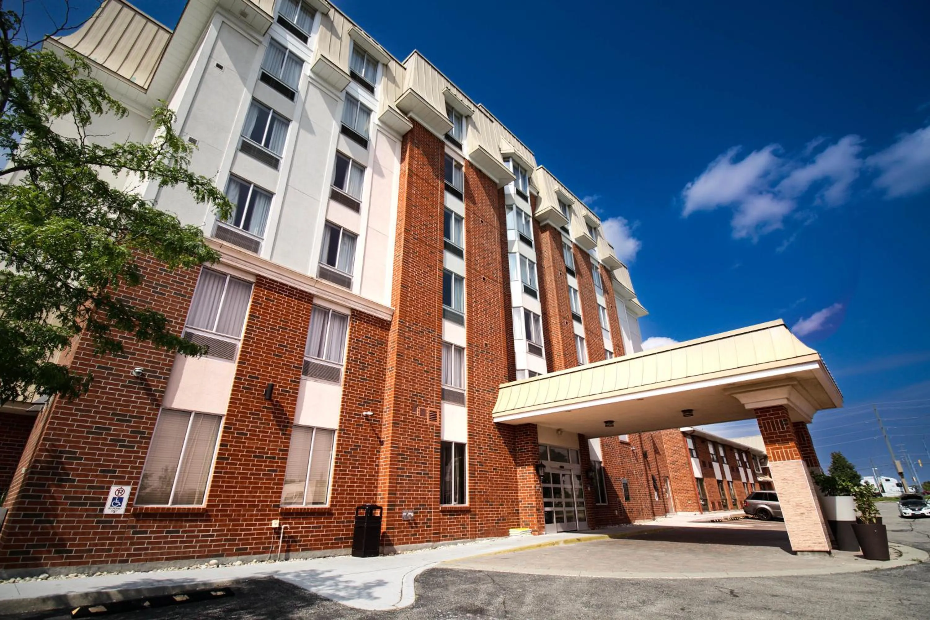 Waterloo Suites Hotel