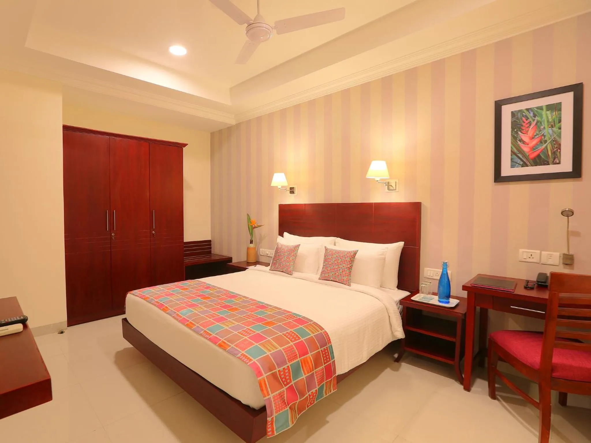 Bedroom, Bed in Lilac Hotel 3rd Block