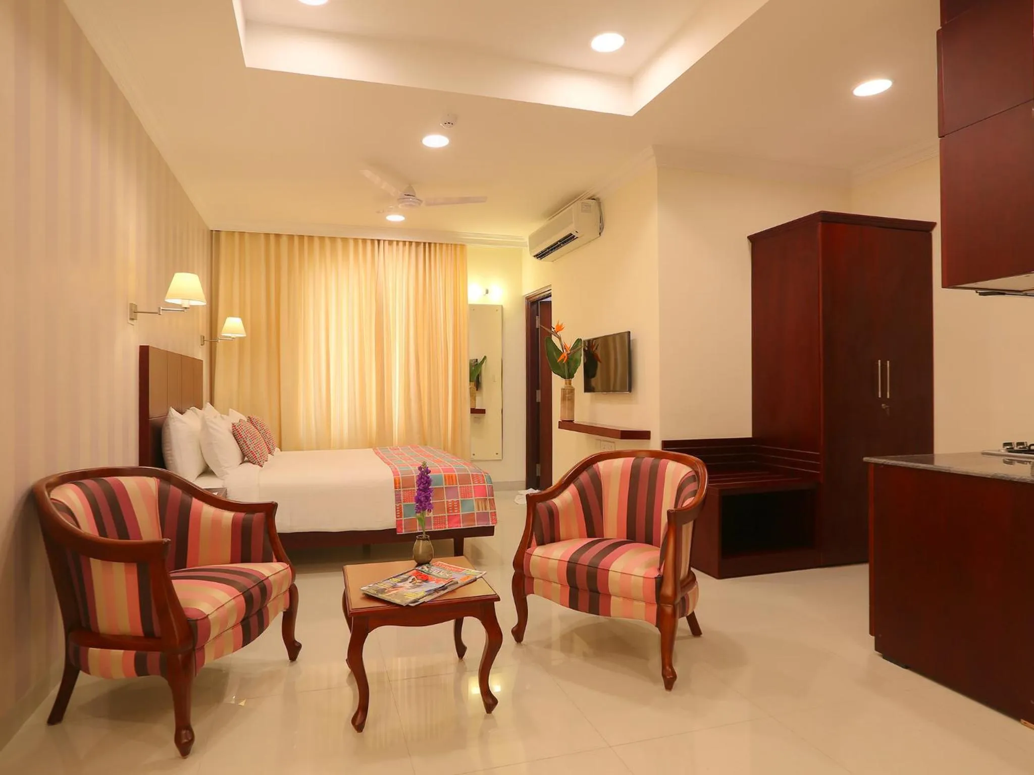 Bedroom, Bed in Lilac Hotel 3rd Block