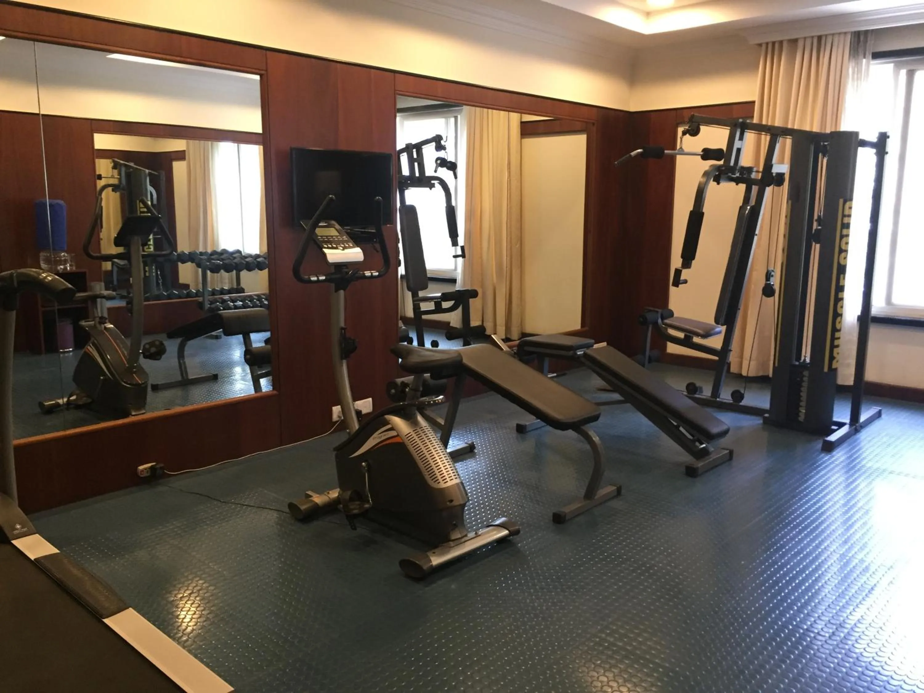 Fitness centre/facilities in Lilac Hotel 3rd Block