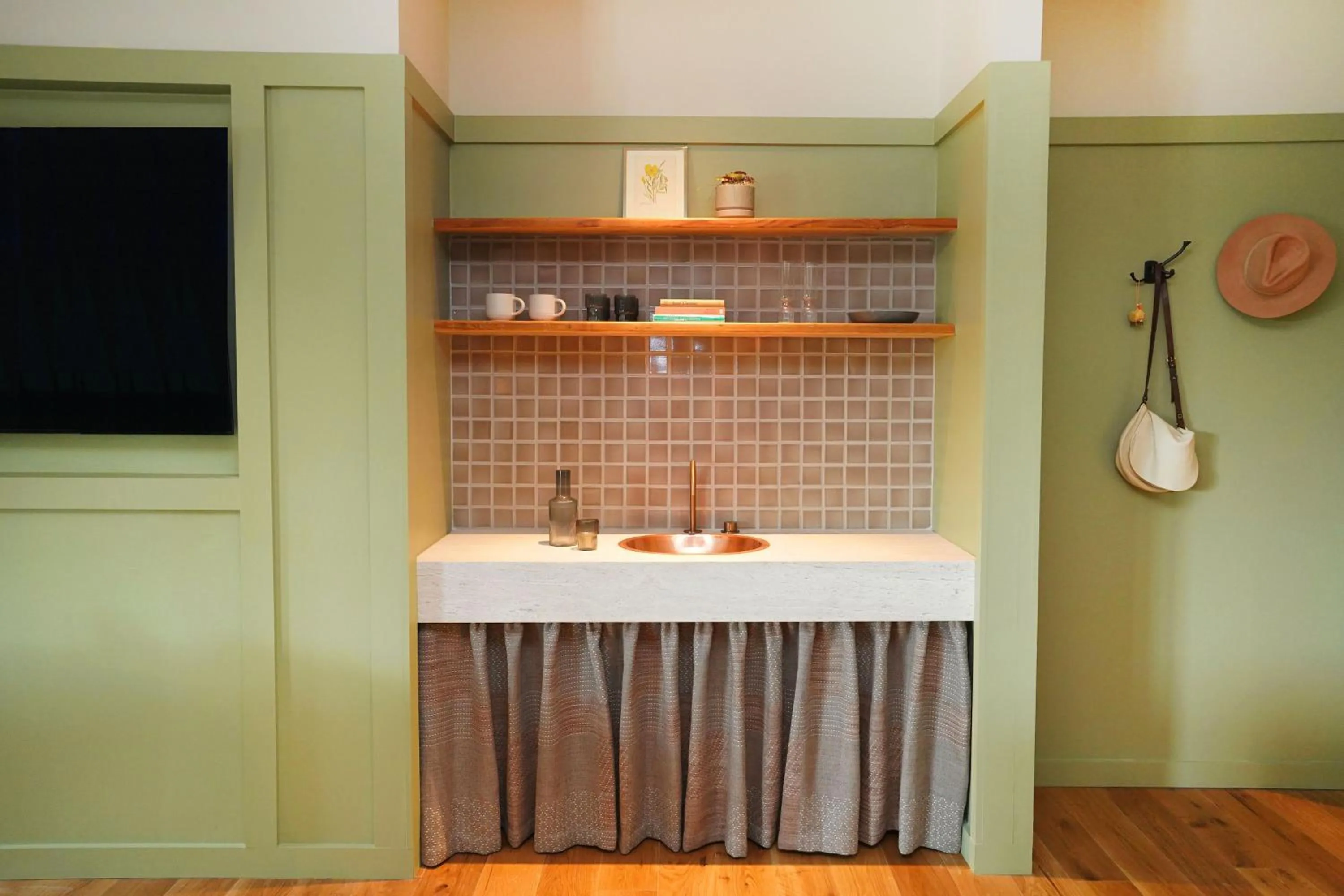 minibar in Albert Hotel