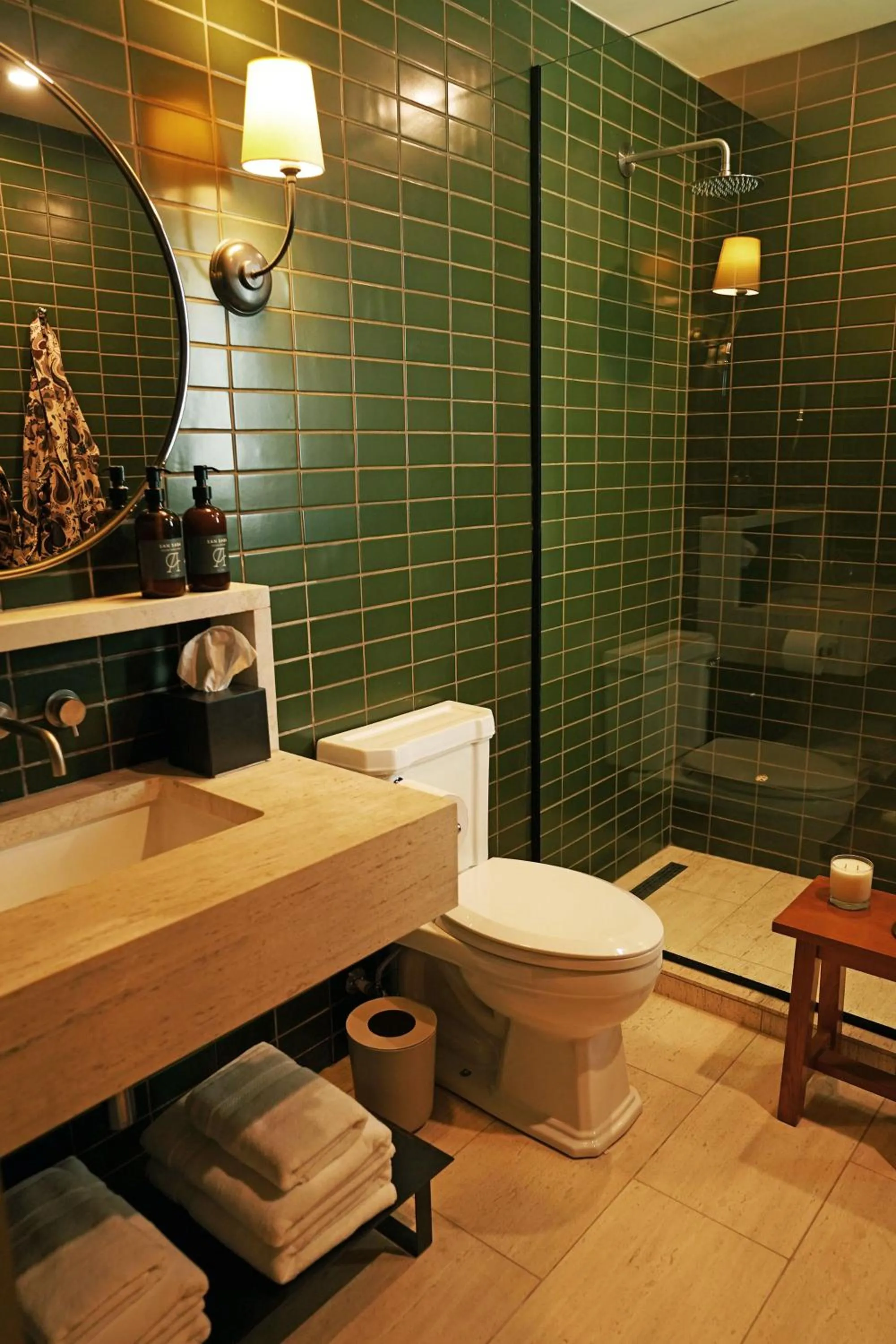 Shower in Albert Hotel