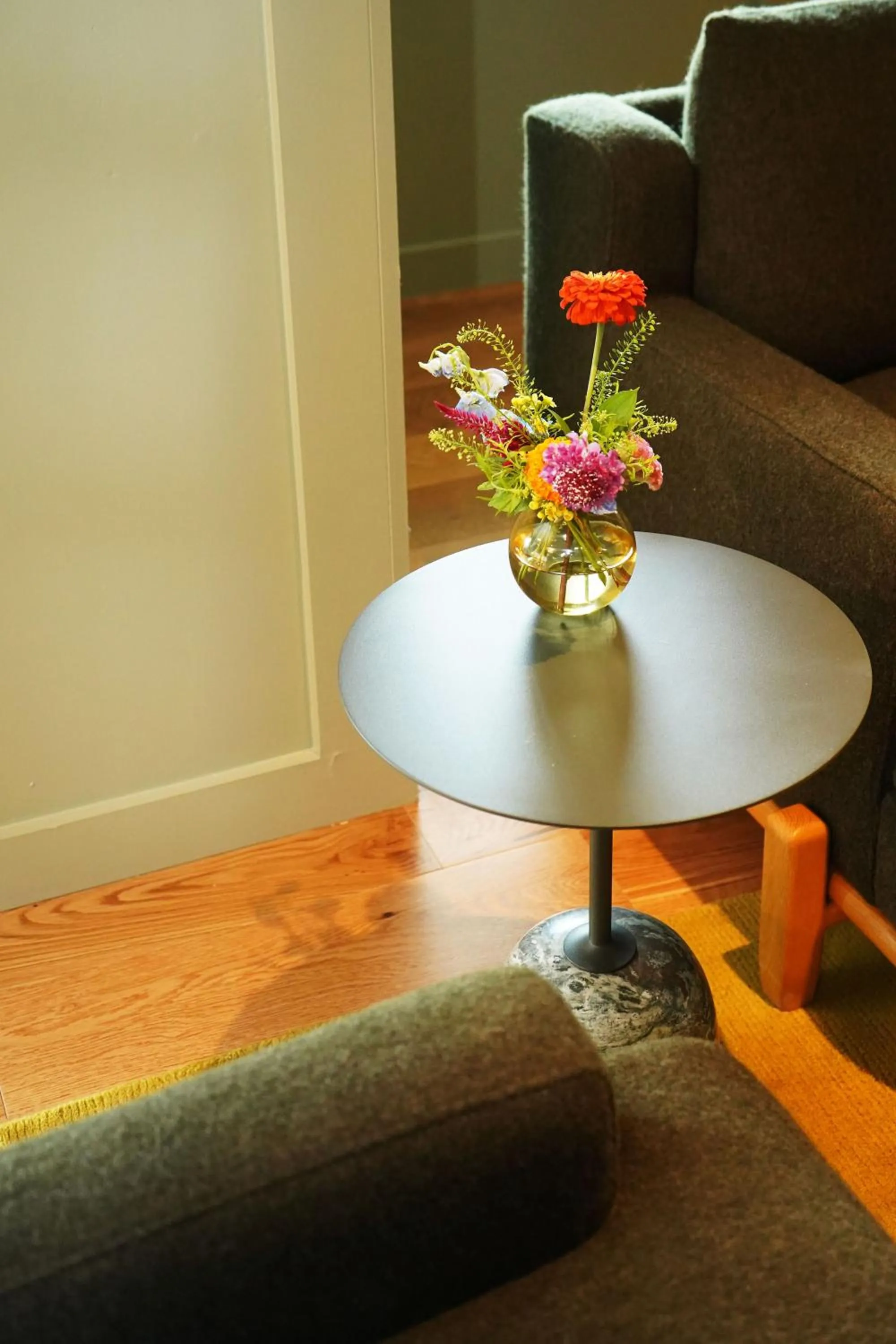 Living room in Albert Hotel