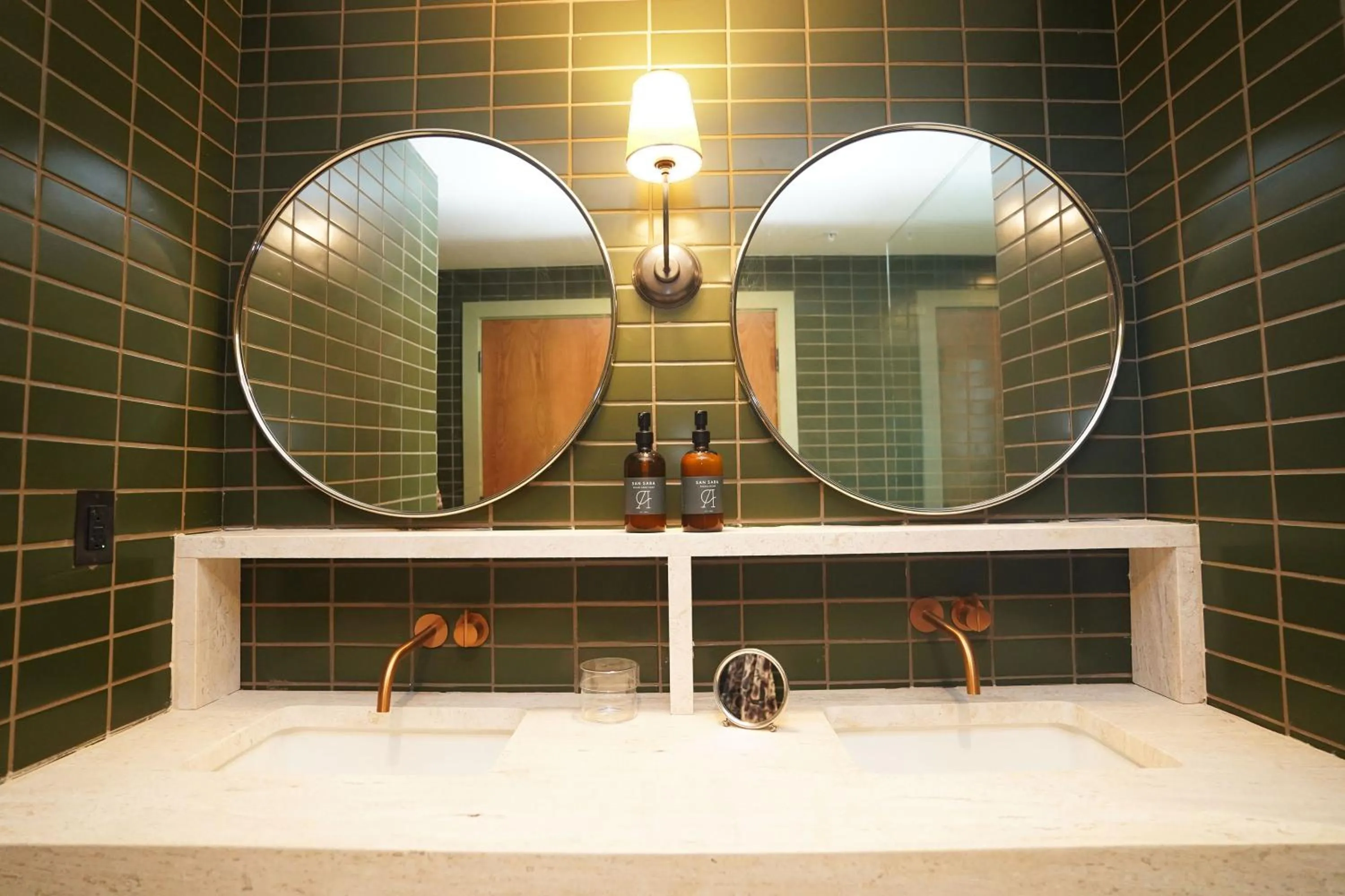 Bathroom in Albert Hotel