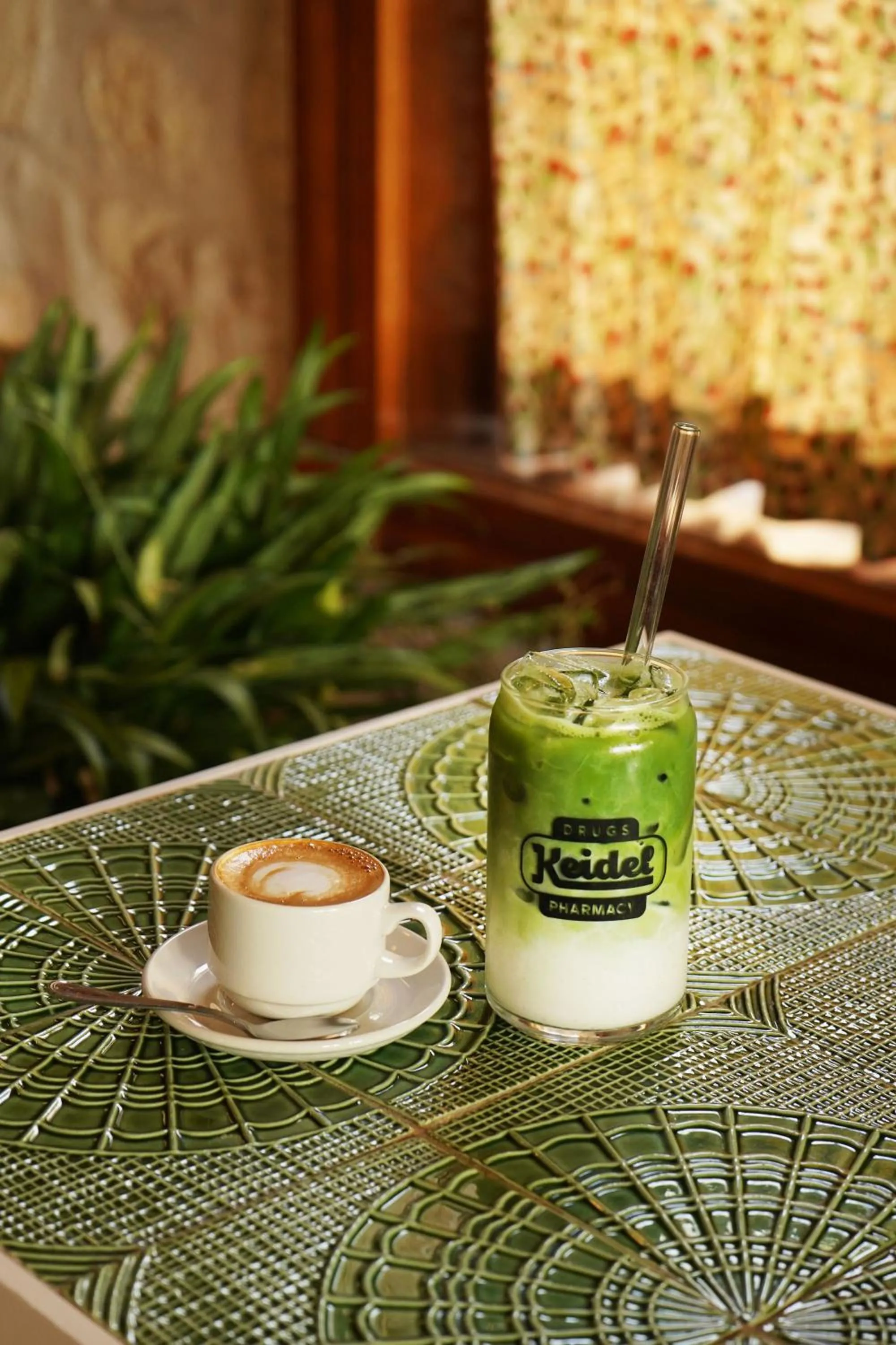 Restaurant/places to eat in Albert Hotel