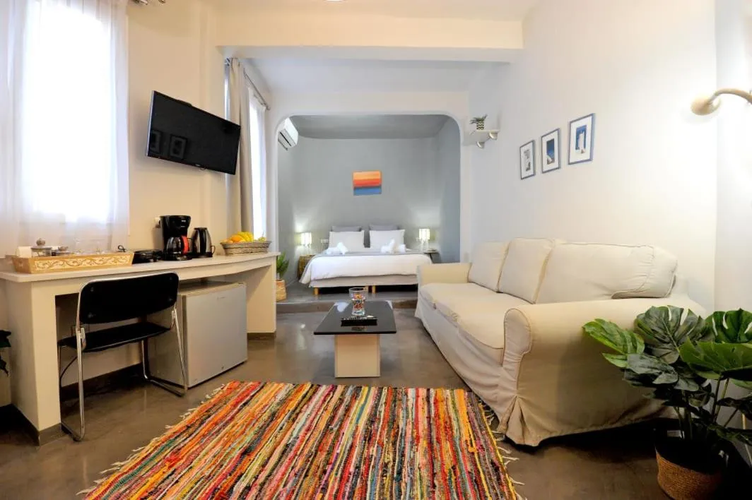 Communal lounge/ TV room in My Athens House