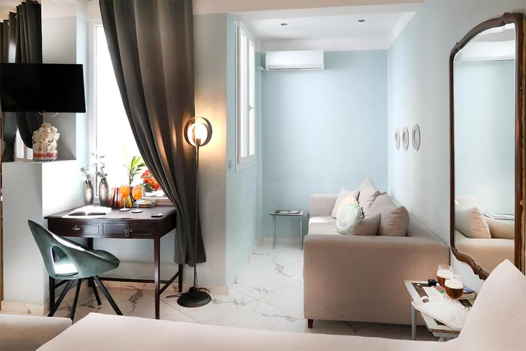 Photo of the whole room in My Athens House