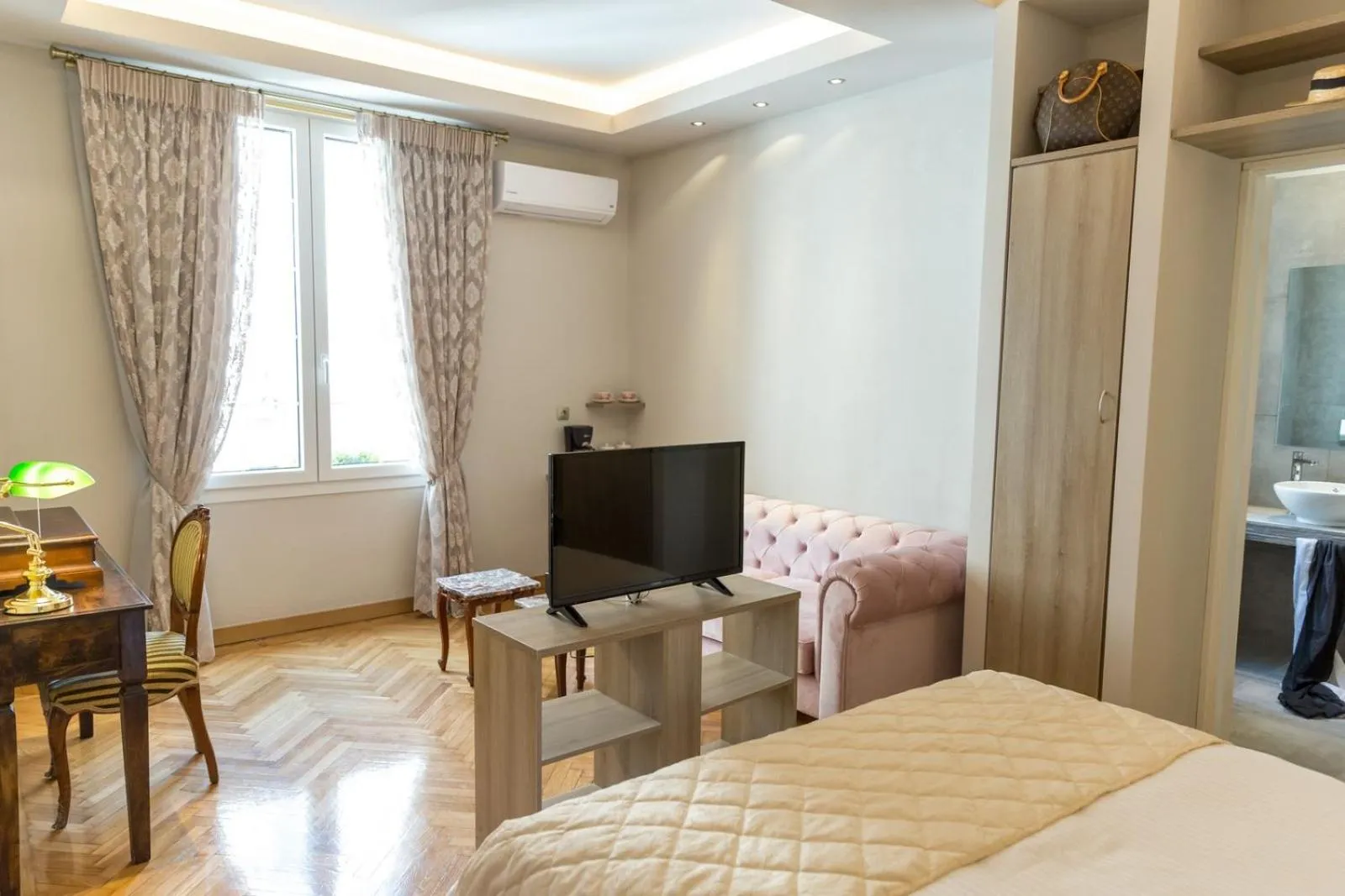 Living room, Bed in My Athens House