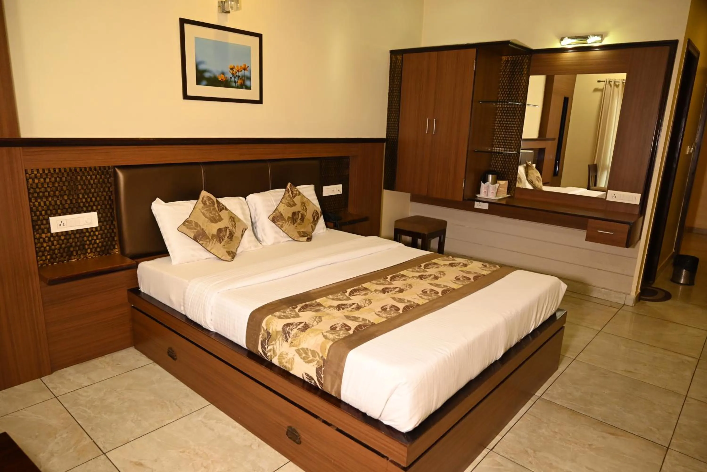Photo of the whole room, Bed in Hotel Plaza Inn, Ajmer