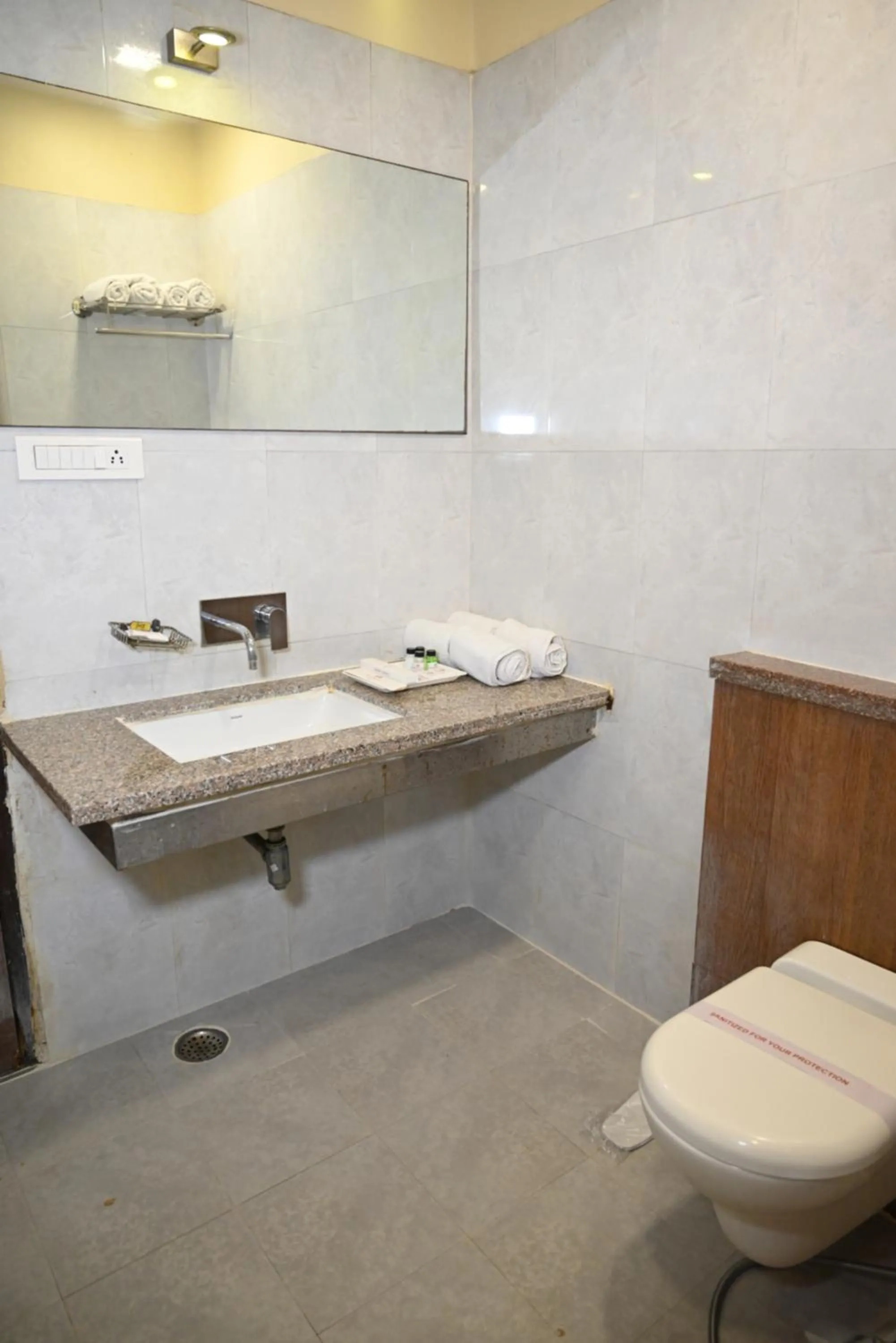 Bathroom in Hotel Plaza Inn, Ajmer