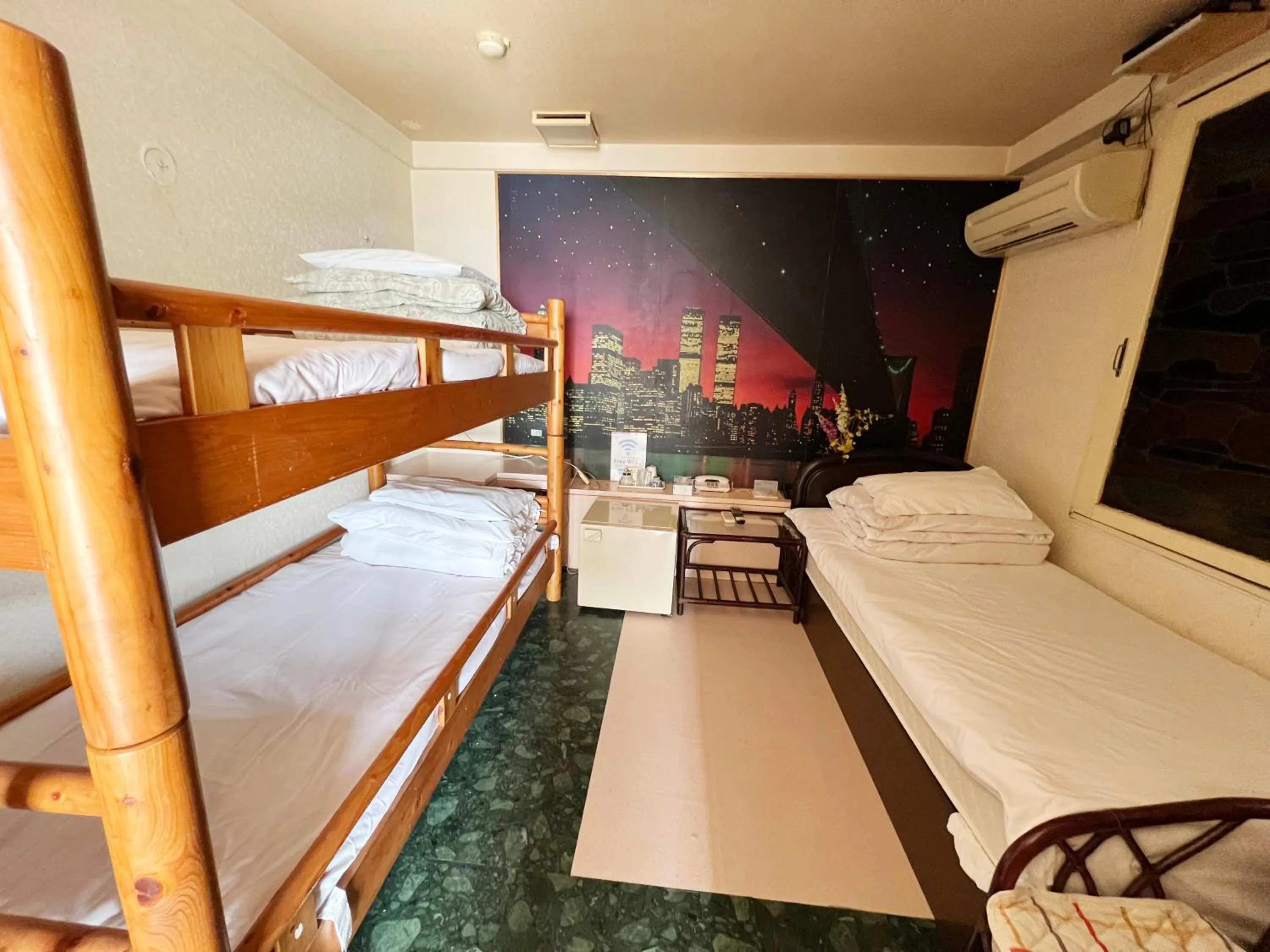 Photo of the whole room, Bed in Hotel 21