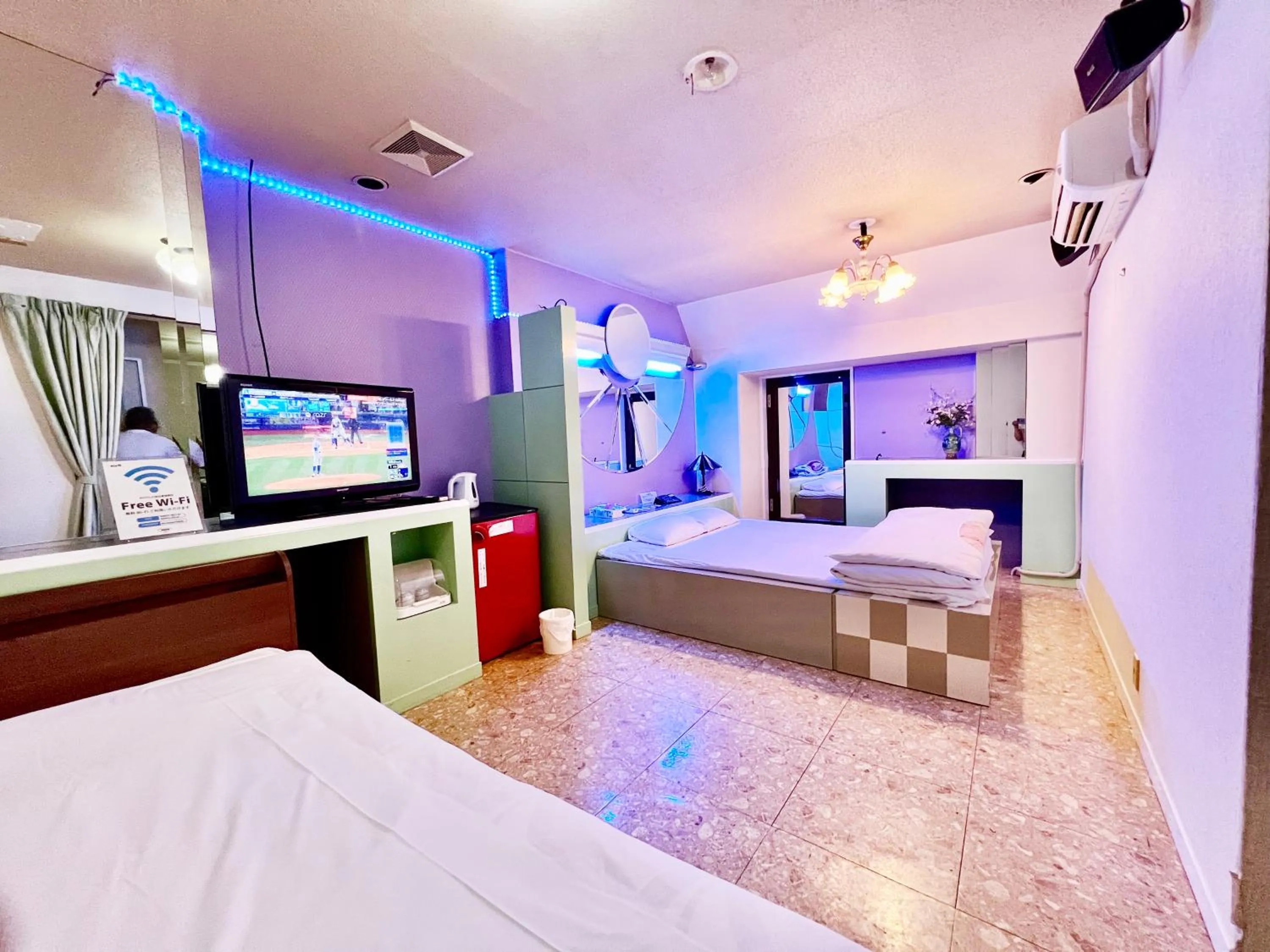 TV and multimedia, Bed in Hotel 21