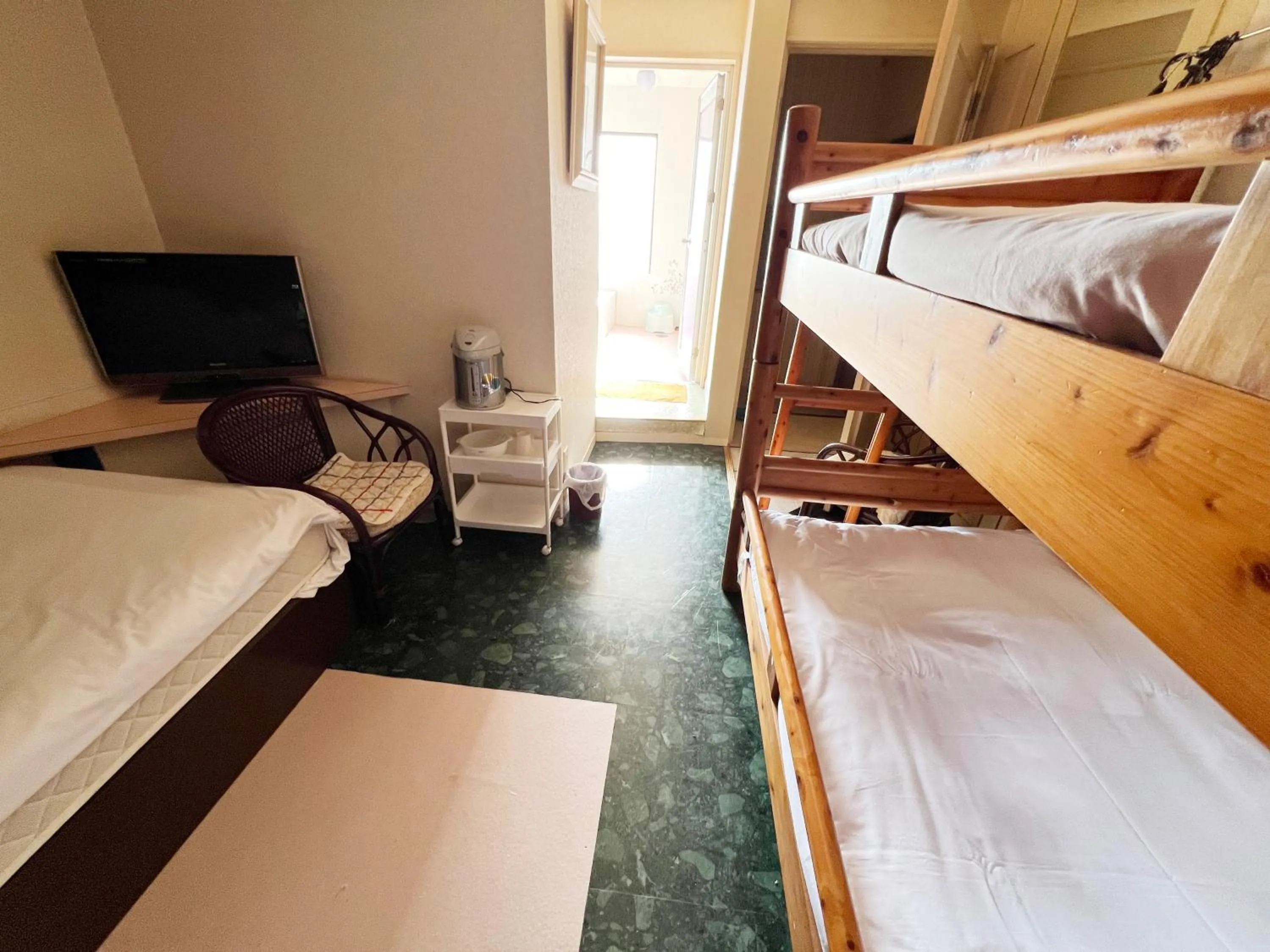 TV and multimedia, Bed in Hotel 21