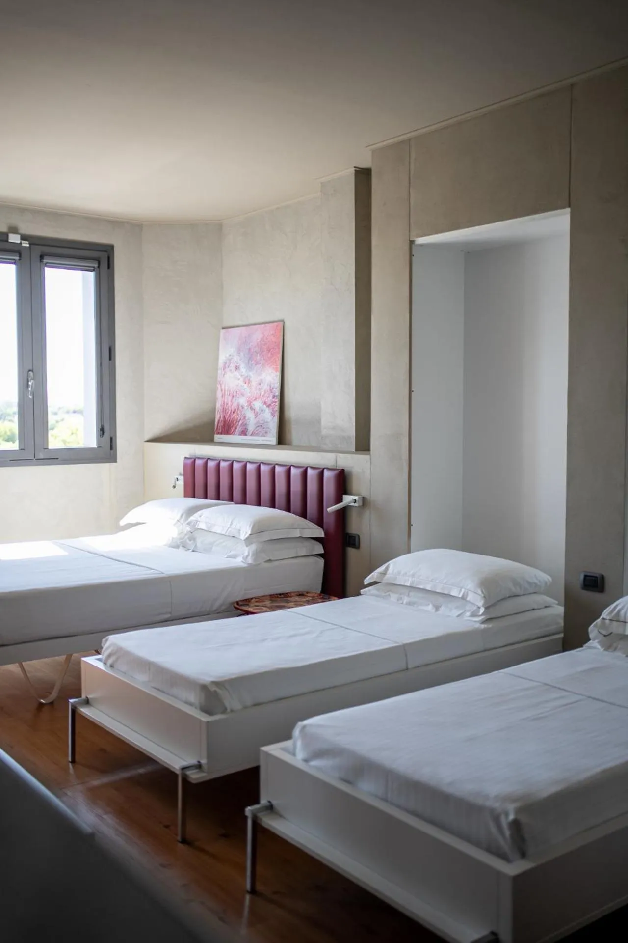 Bedroom, Bed in Point Hotel