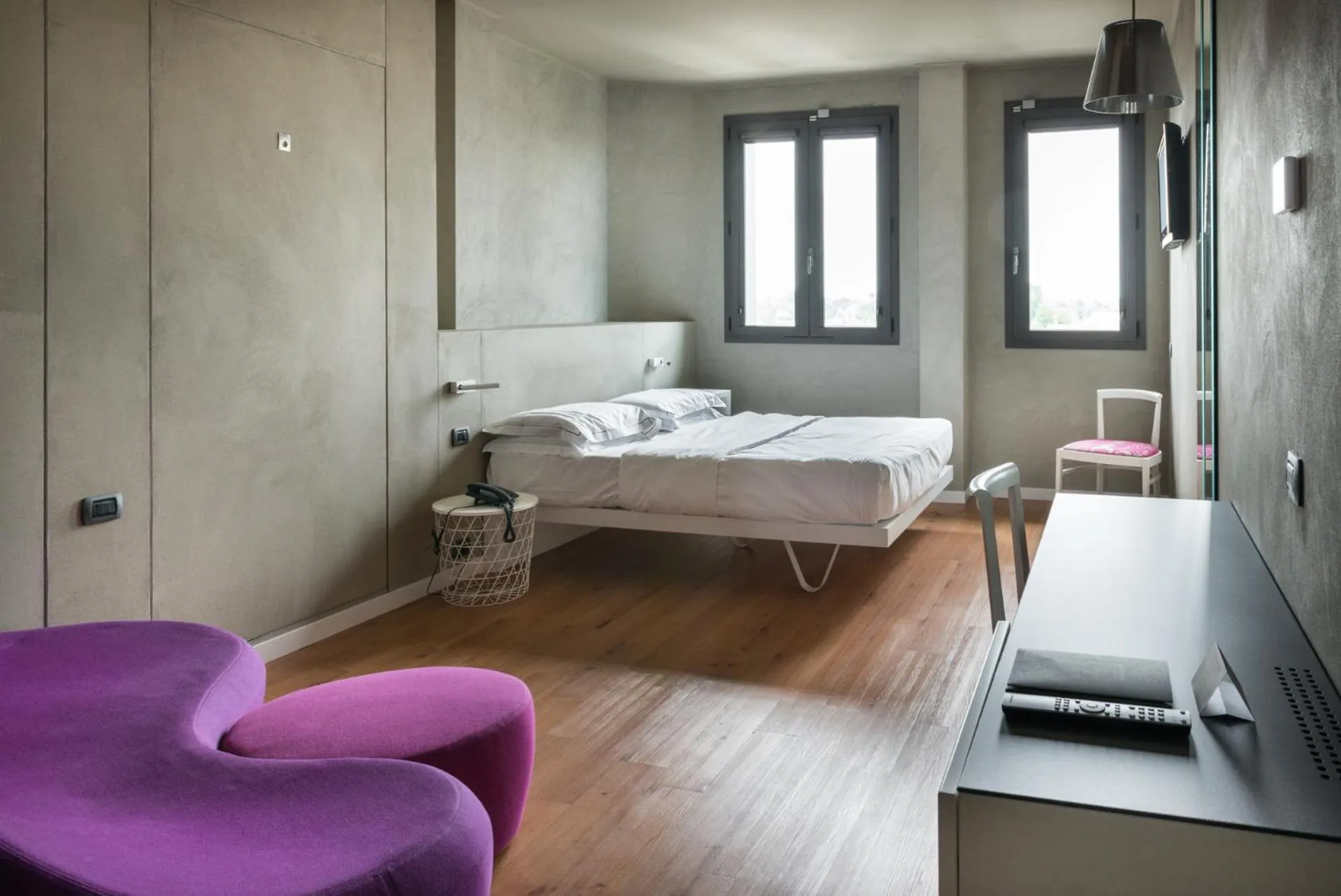 Bedroom, Bed in Point Hotel