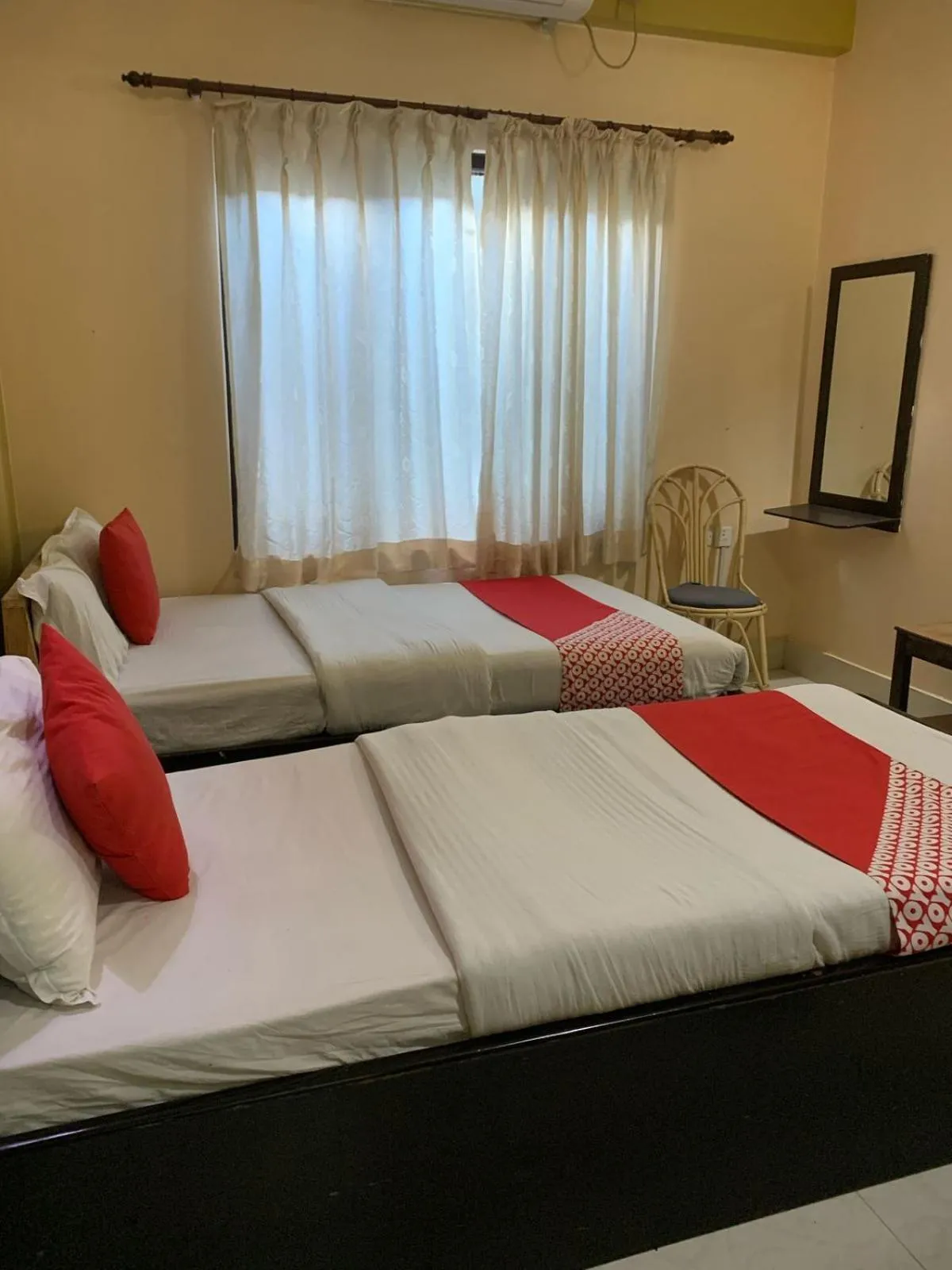 Budget Triple Room in Hotel August International