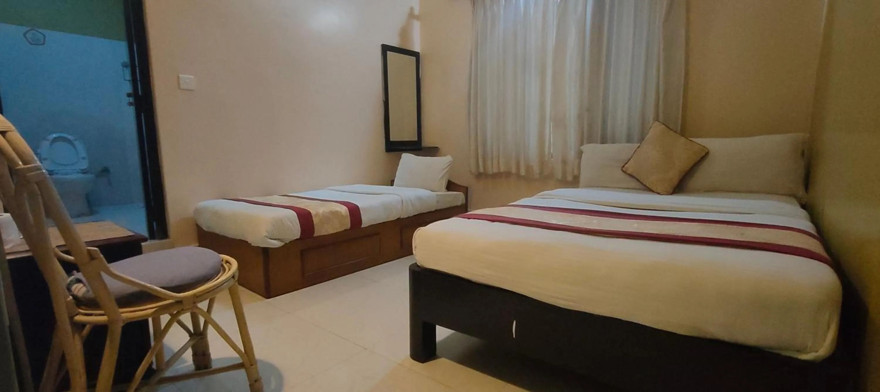 Hotel August International