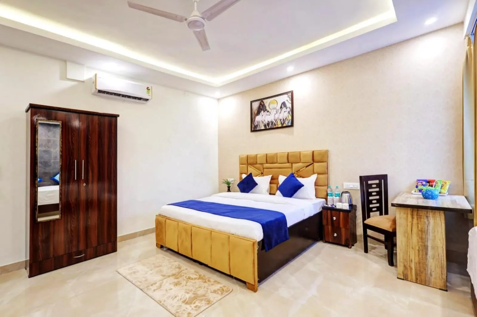 Bedroom, Bed in Hotel Golden Era-Near Shopprix Mall