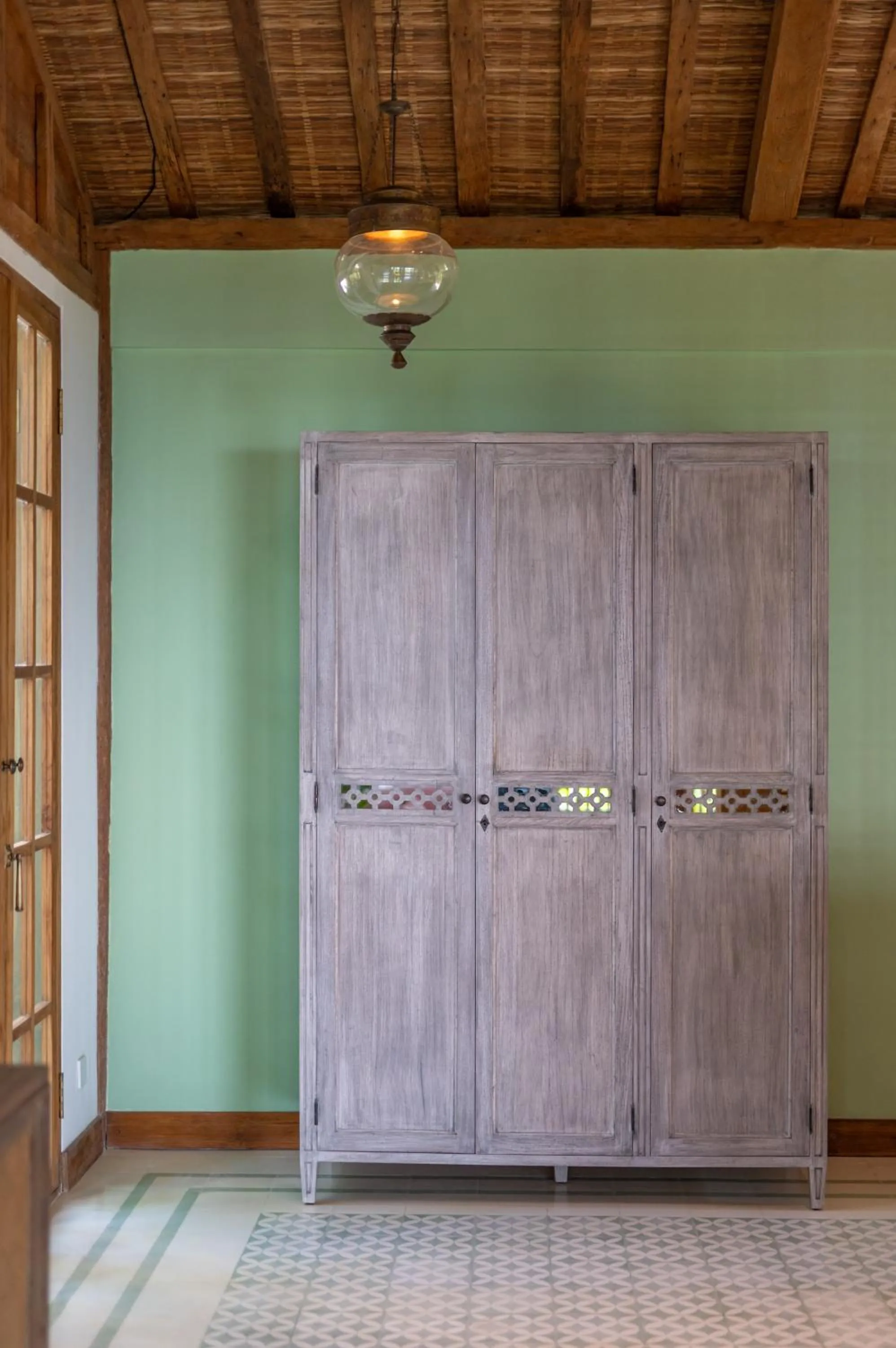 wardrobe in Umah Lusa