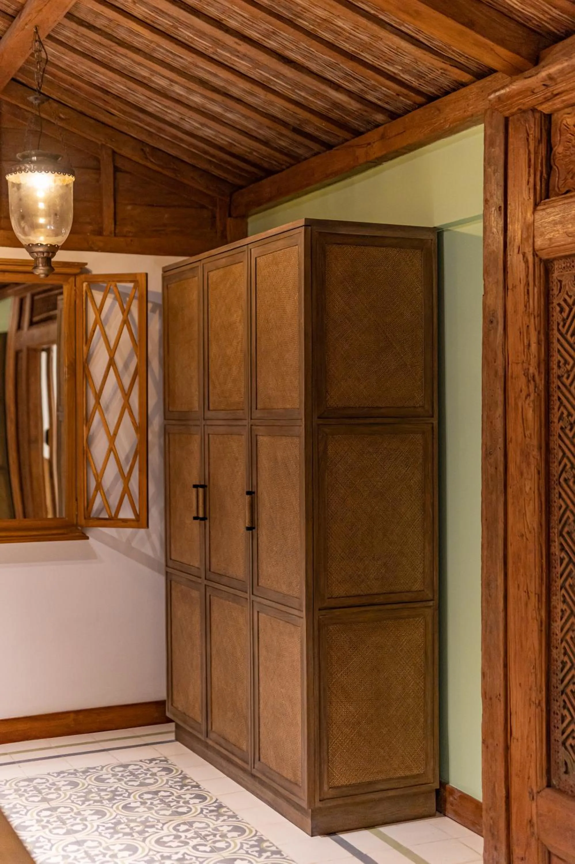 wardrobe in Umah Lusa