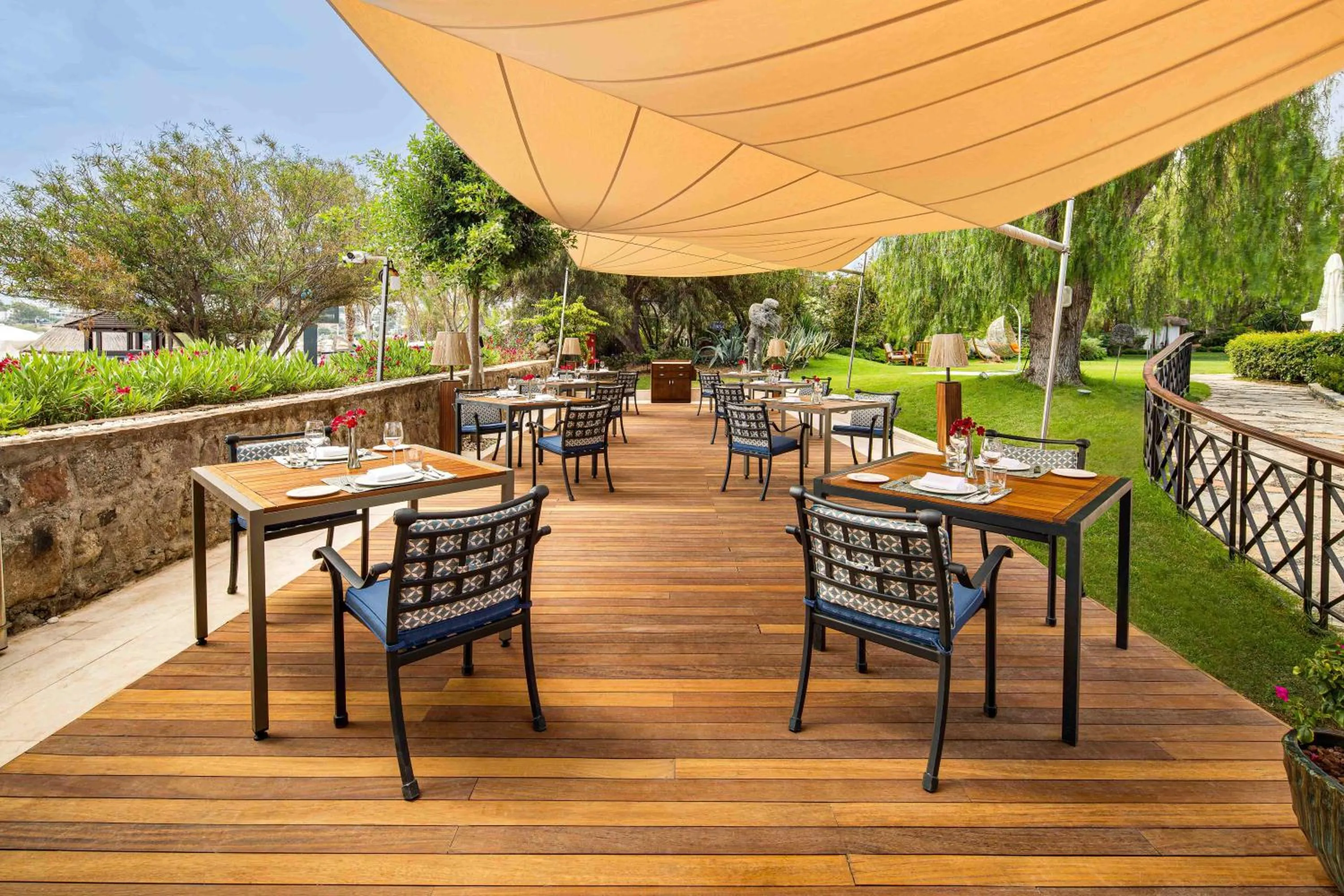 Restaurant/places to eat in Divan Bodrum Palmira