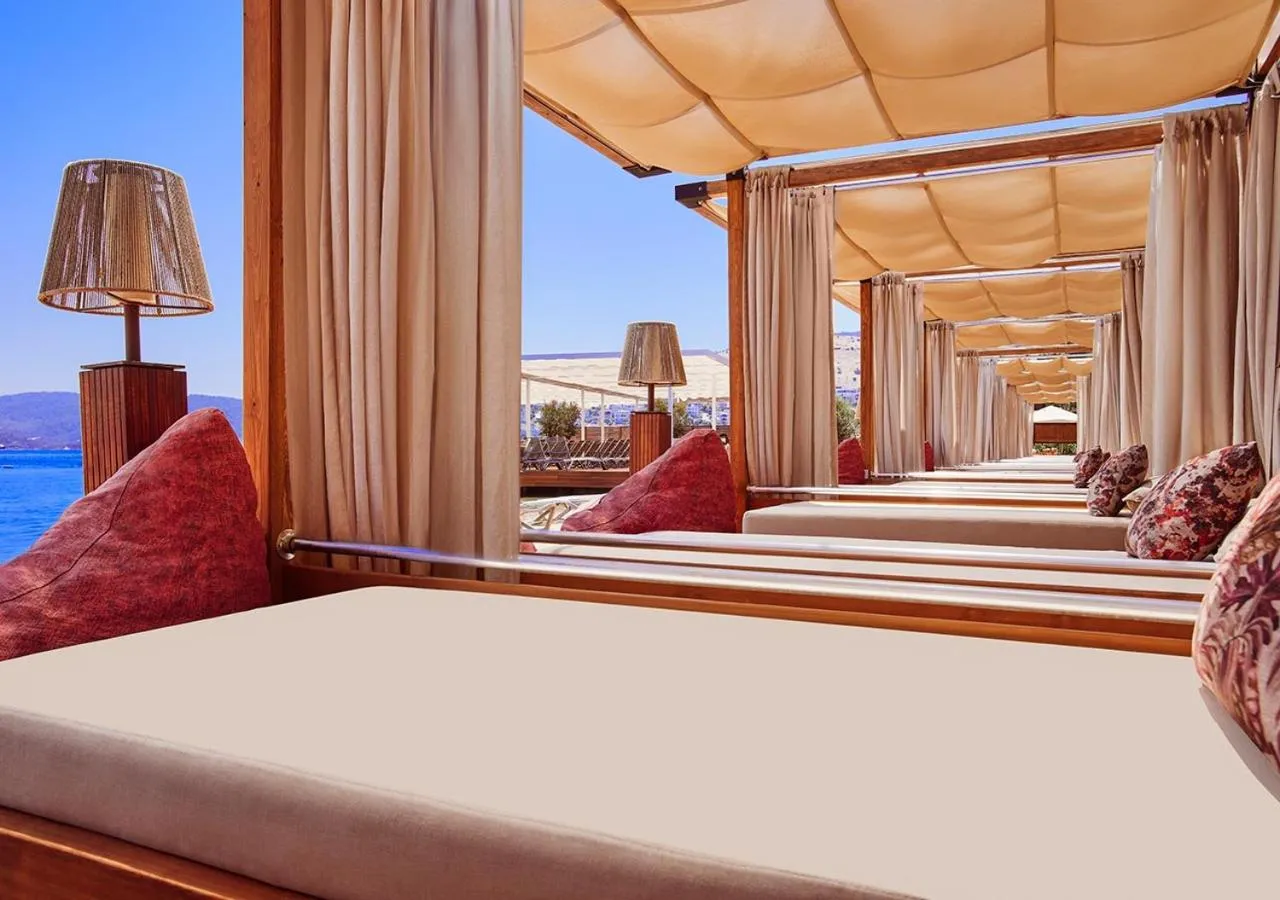 Beach, Bed in Divan Bodrum Palmira