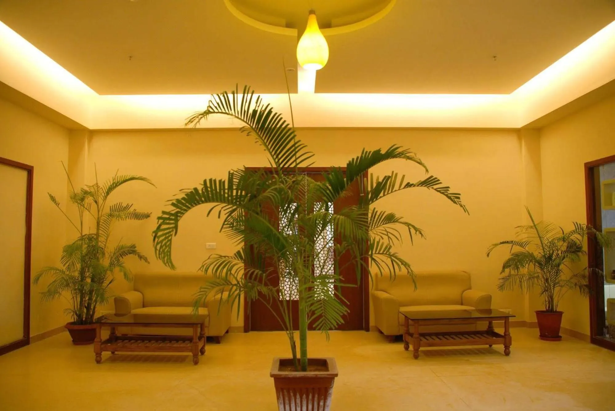 Lounge or bar in The Sky Imperial, Jaipur