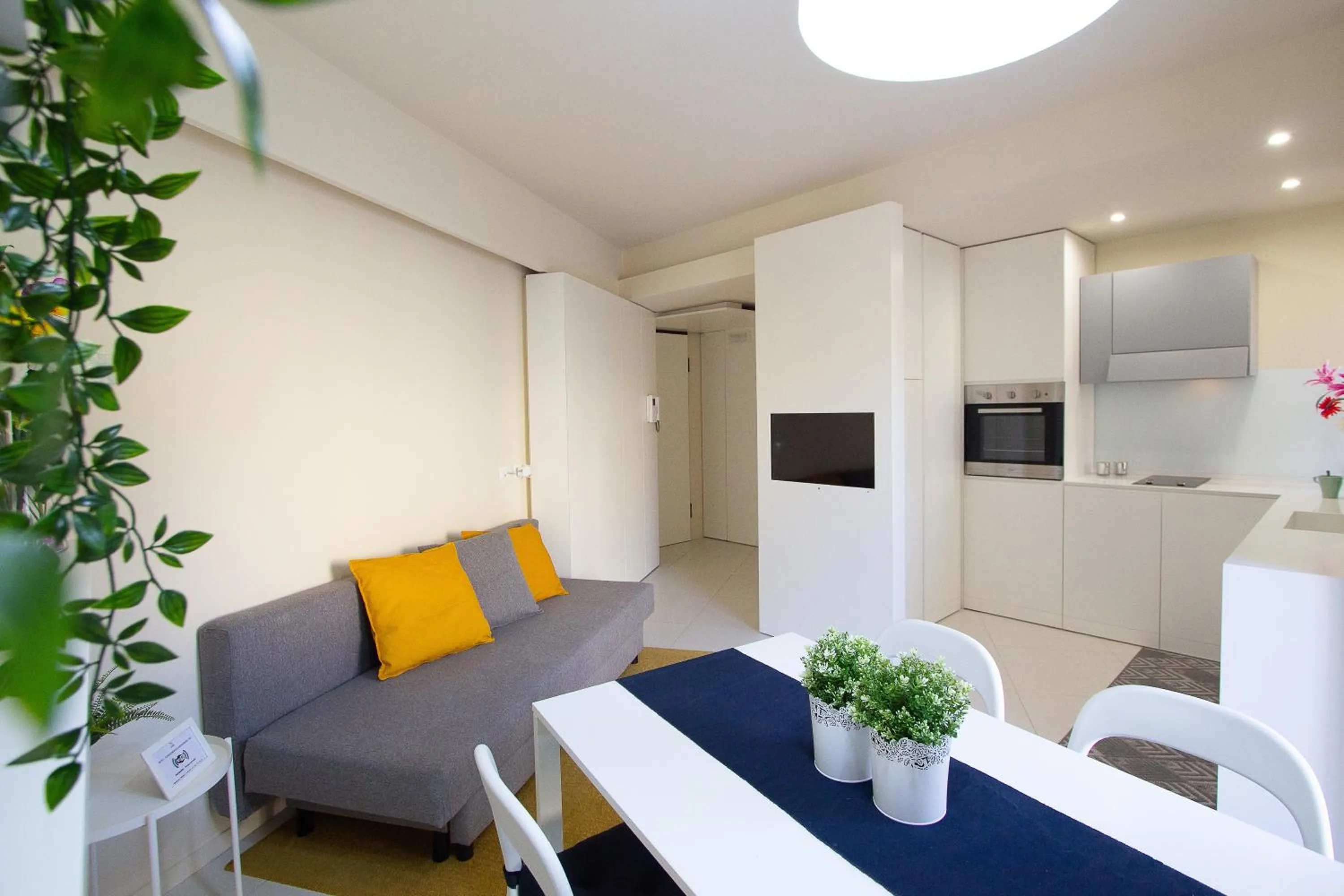 TV and multimedia in Stesicoro Exclusive House