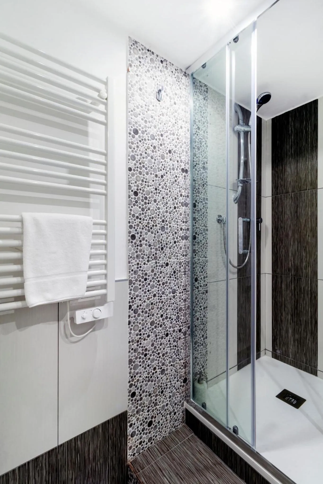 Shower in Stesicoro Exclusive House