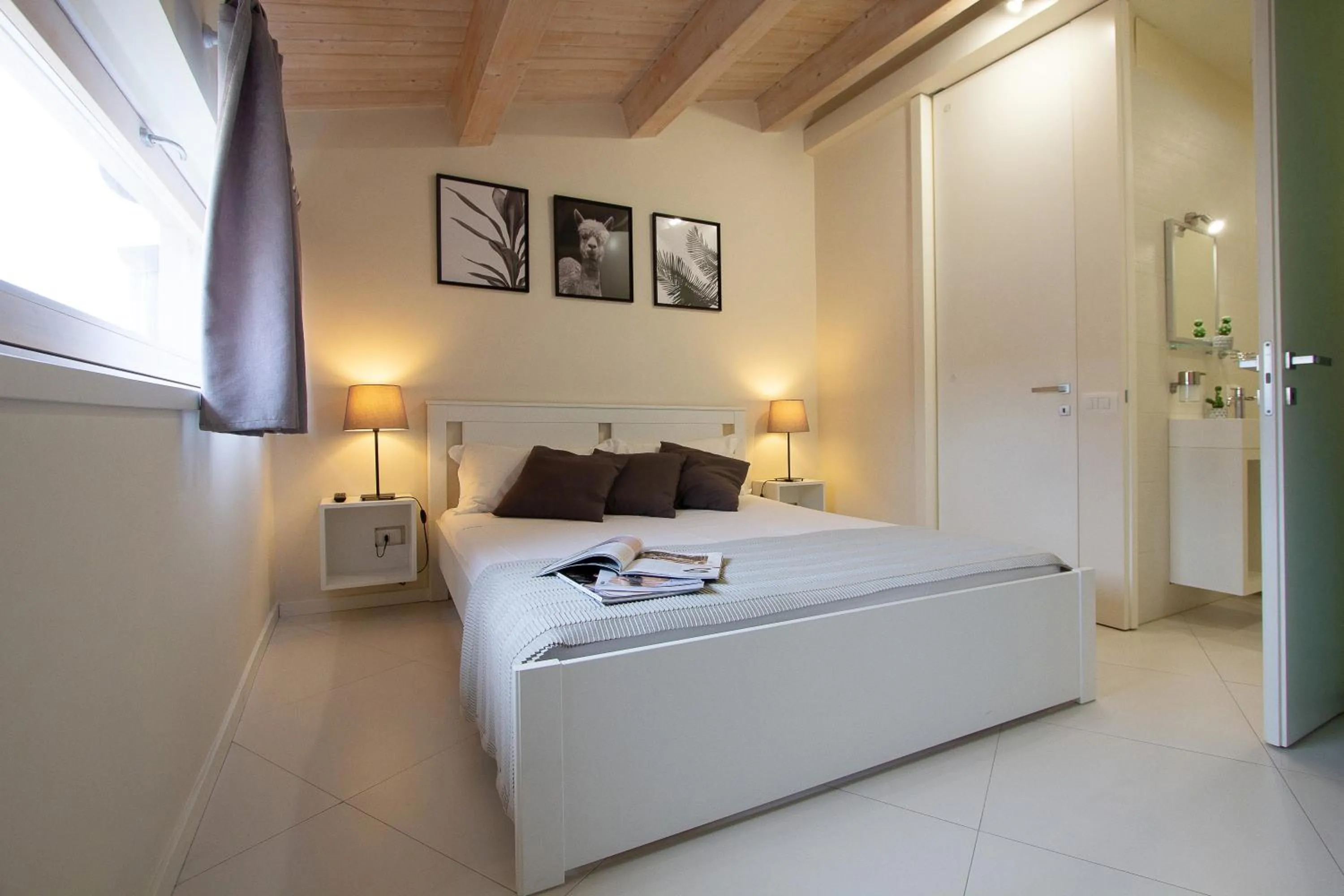 Shower, Bed in Stesicoro Exclusive House