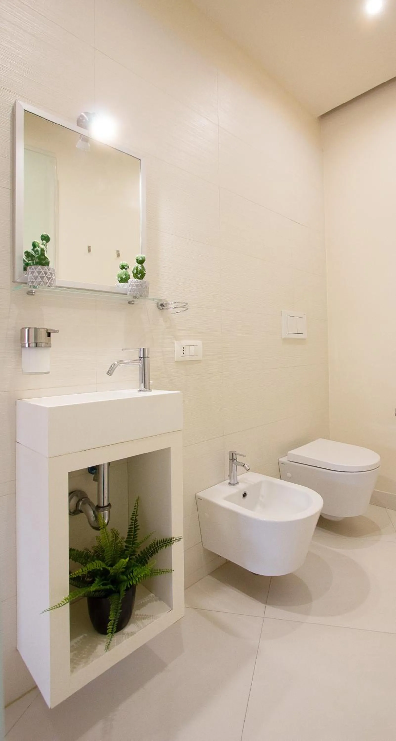 Shower in Stesicoro Exclusive House