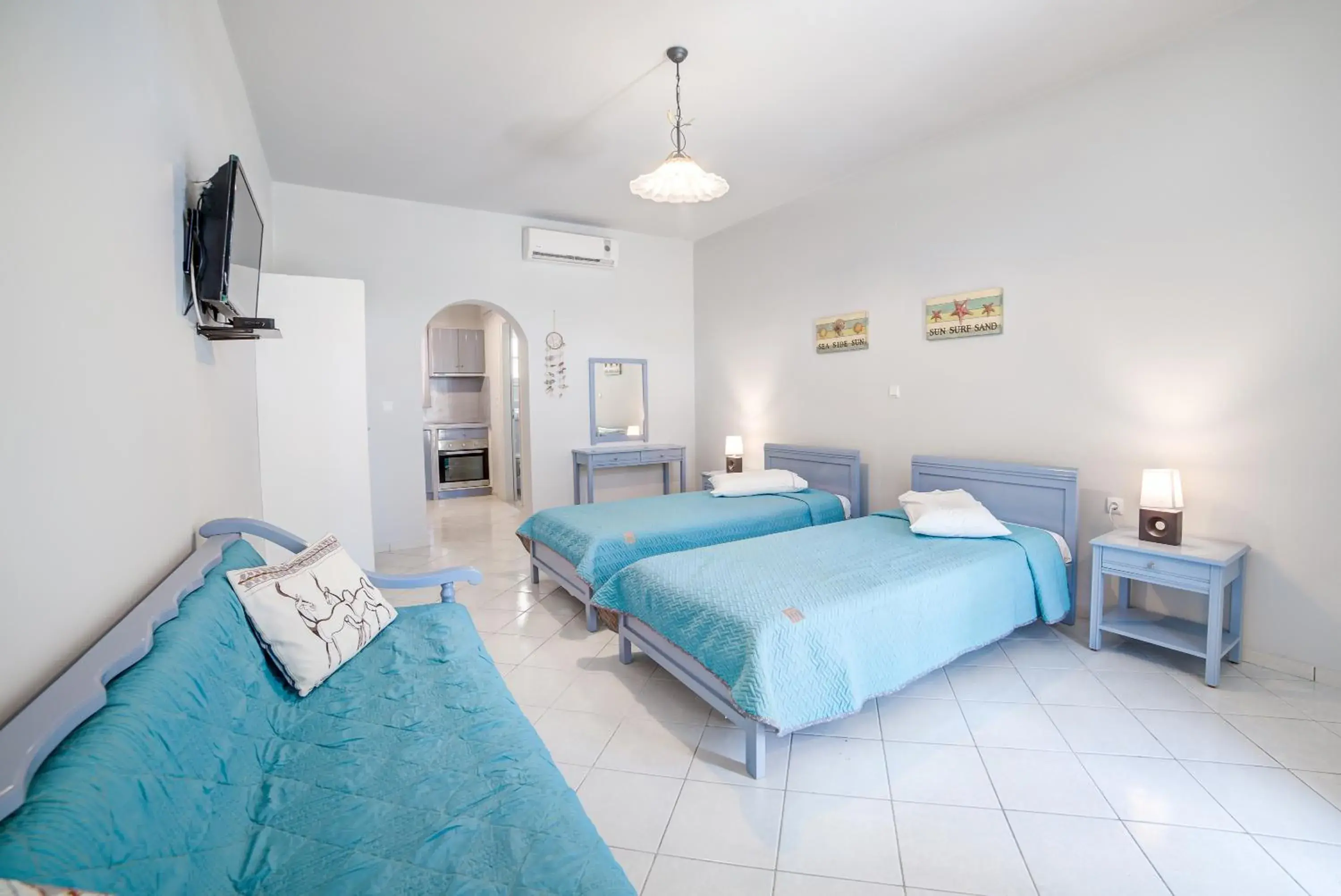 Classic Apartments in Monolithia Classic Apartments in Monolithia