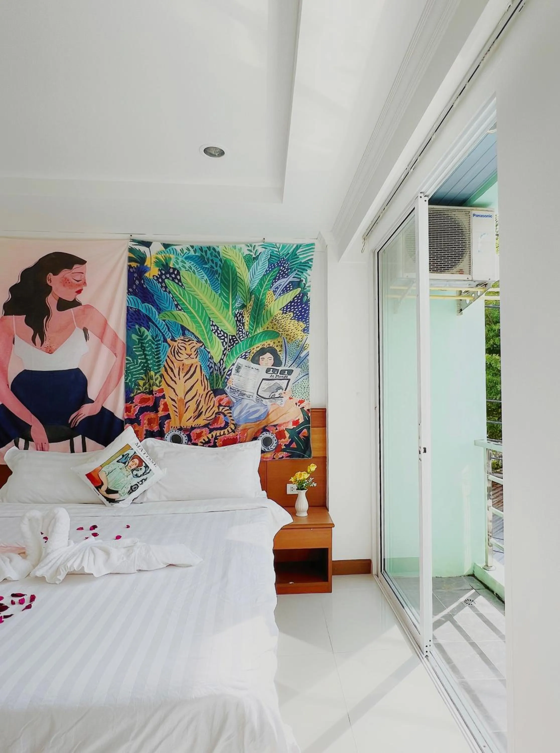 Bed in Lanting House Phuket