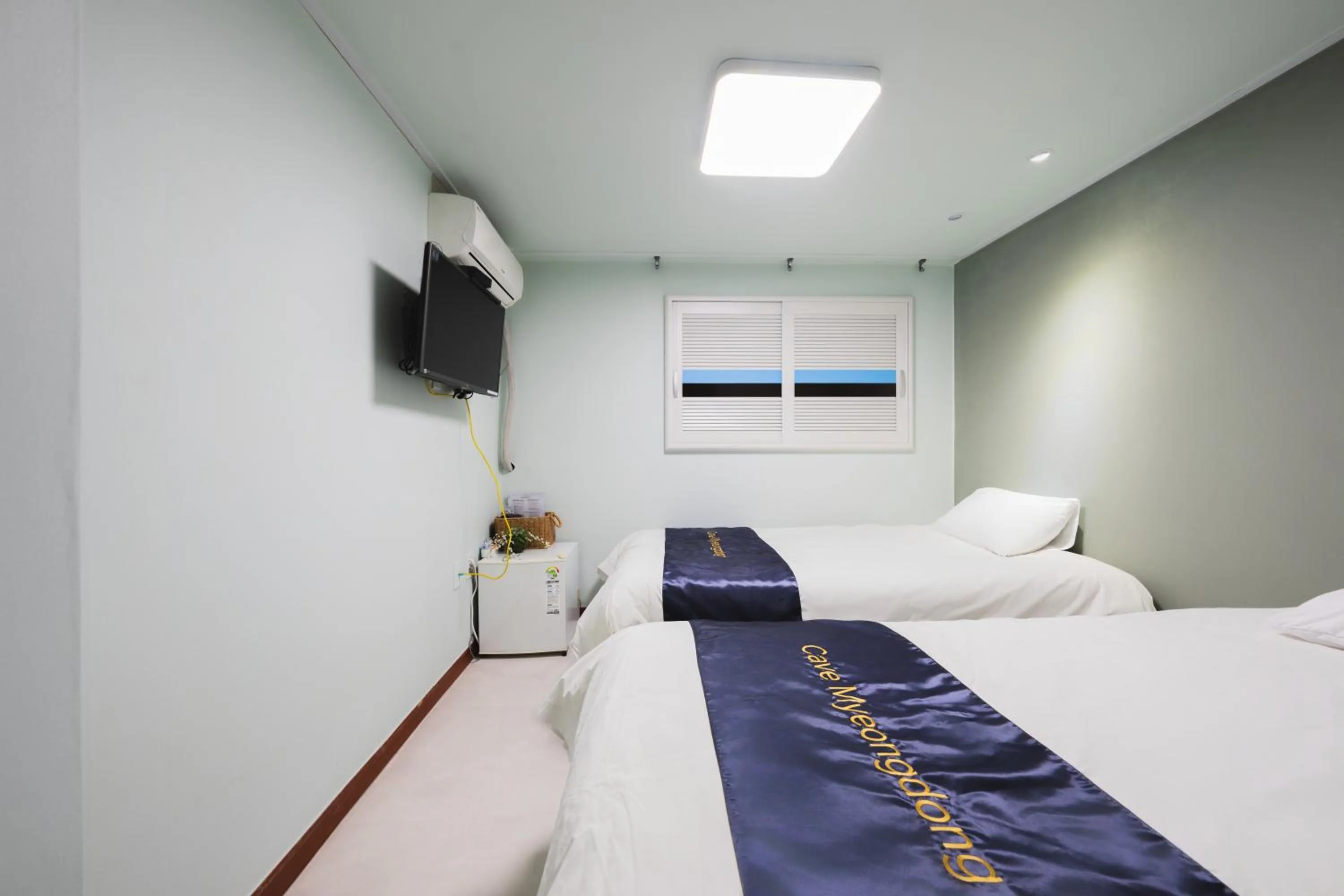 Decorative detail, Bed in Cave Myeongdong