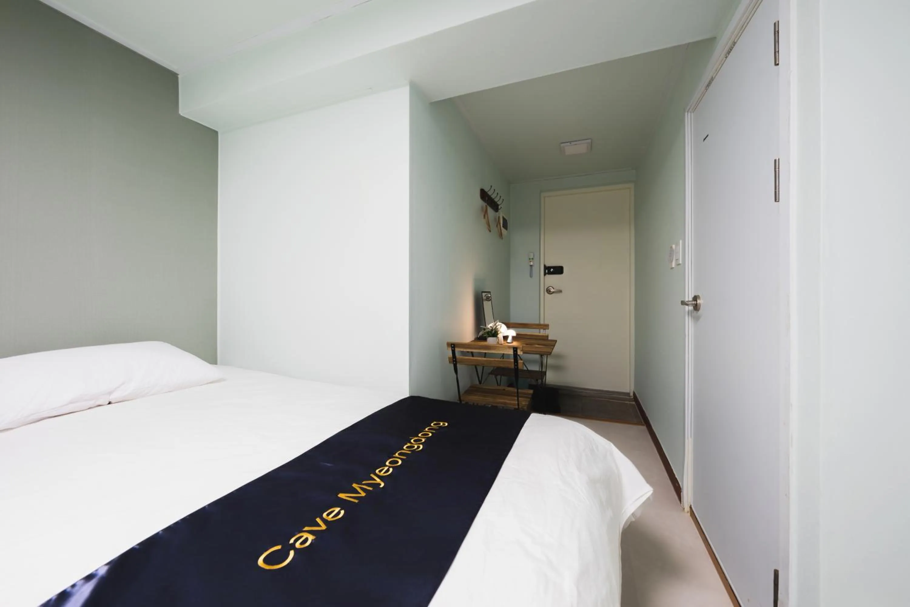 Decorative detail, Bed in Cave Myeongdong