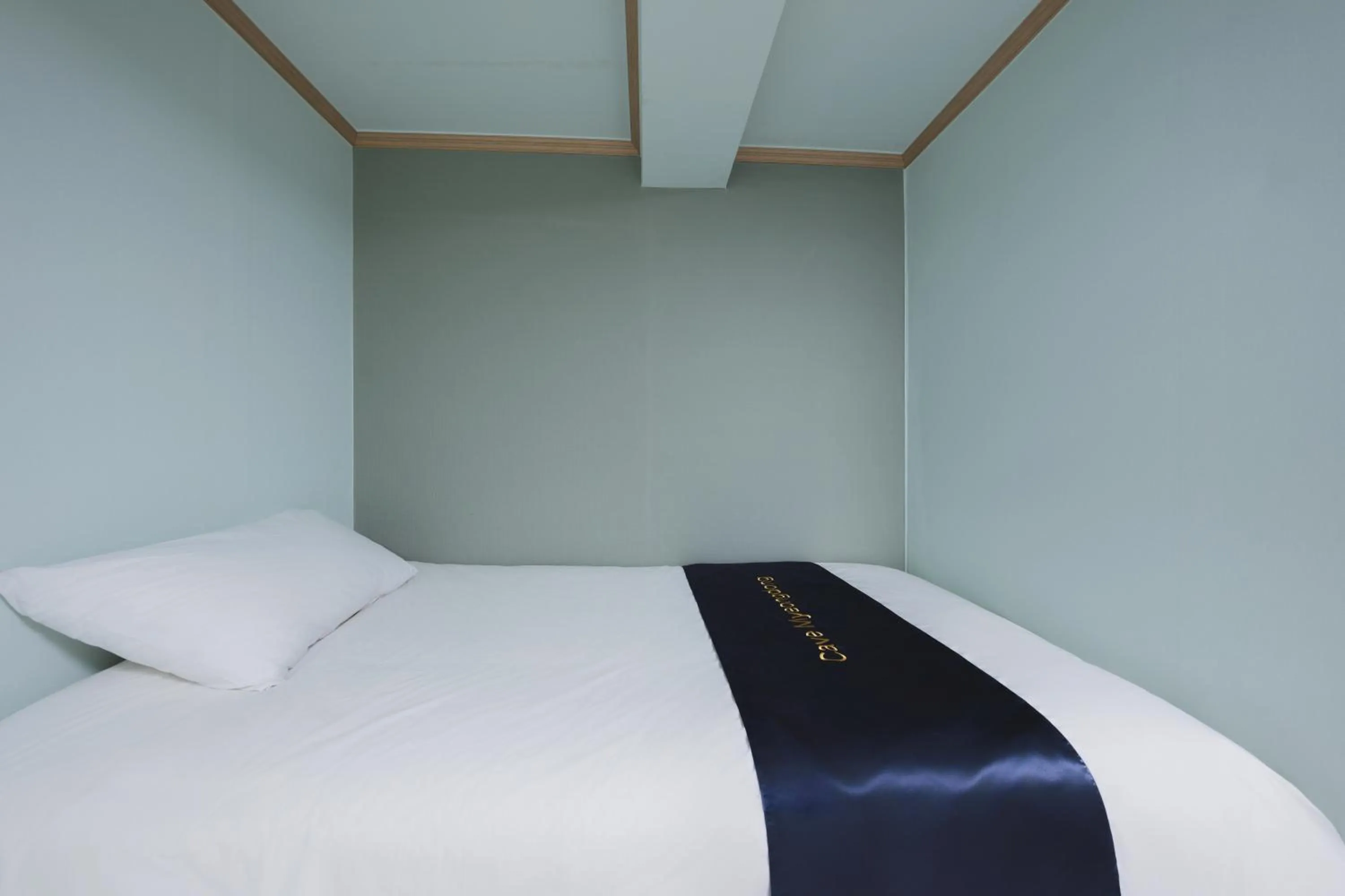 Decorative detail, Bed in Cave Myeongdong