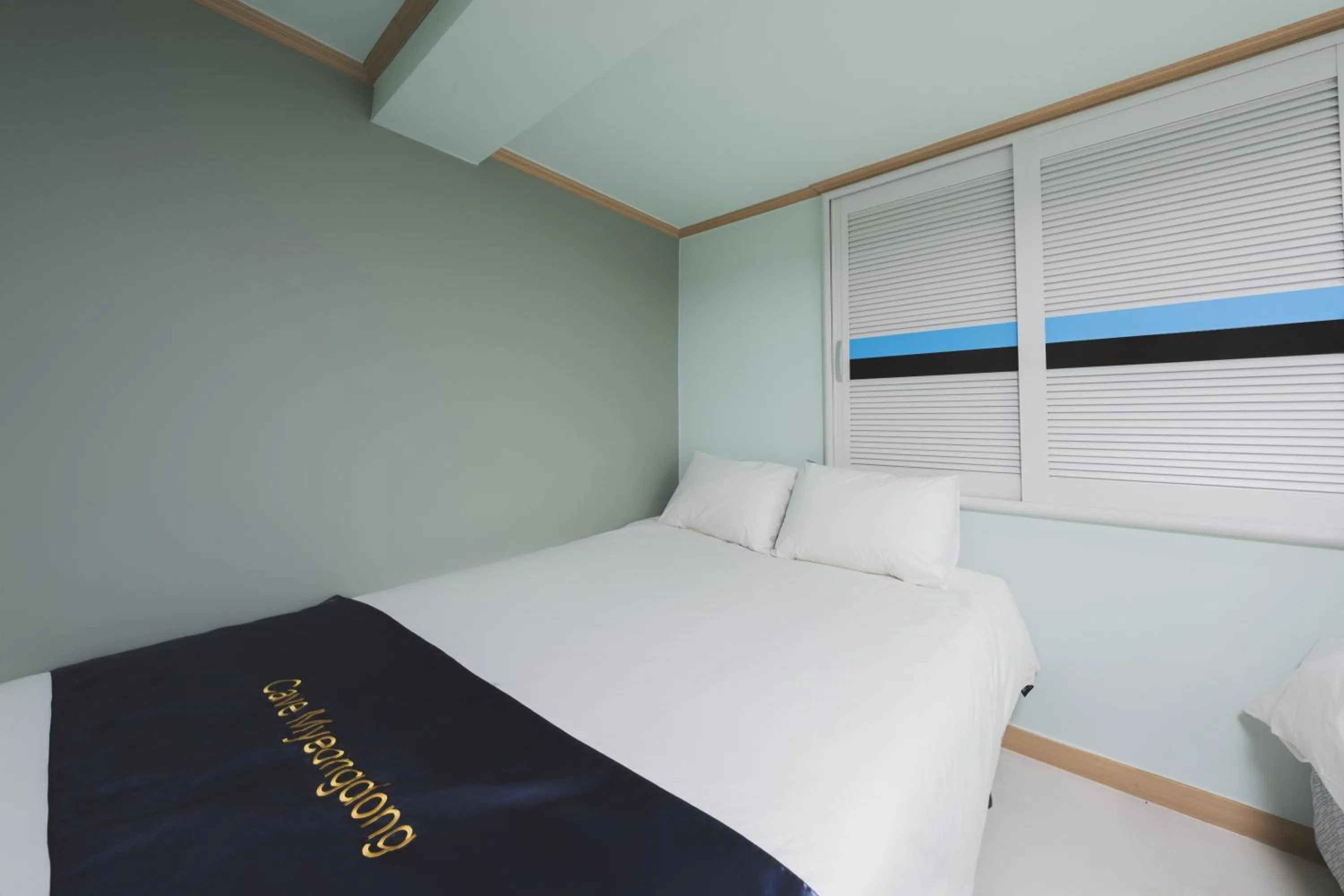 Decorative detail, Bed in Cave Myeongdong