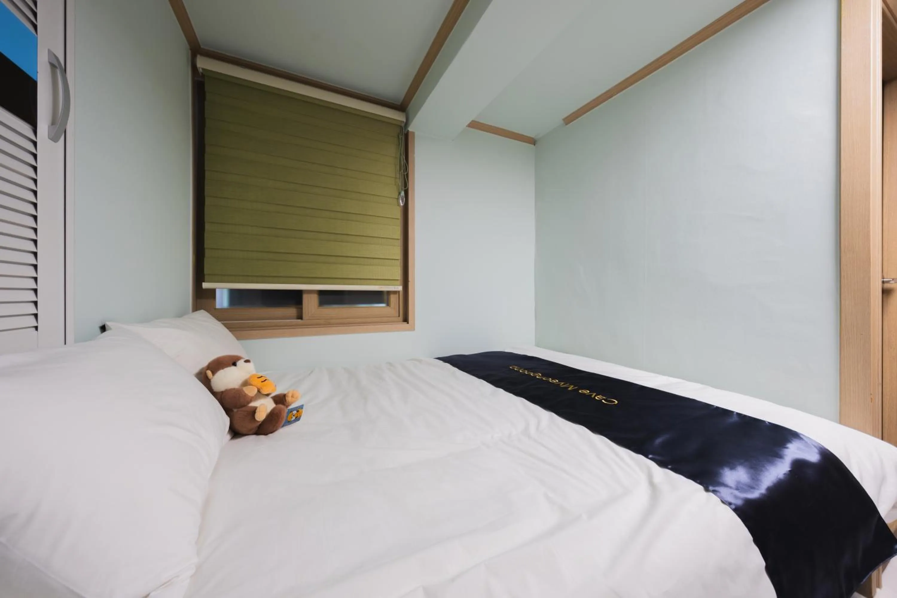 Decorative detail, Bed in Cave Myeongdong