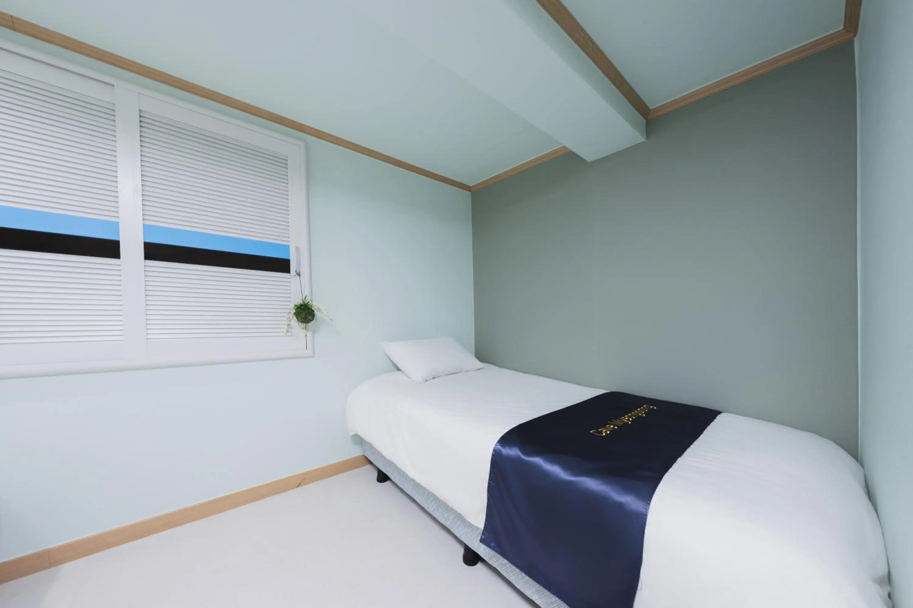 Decorative detail, Bed in Cave Myeongdong